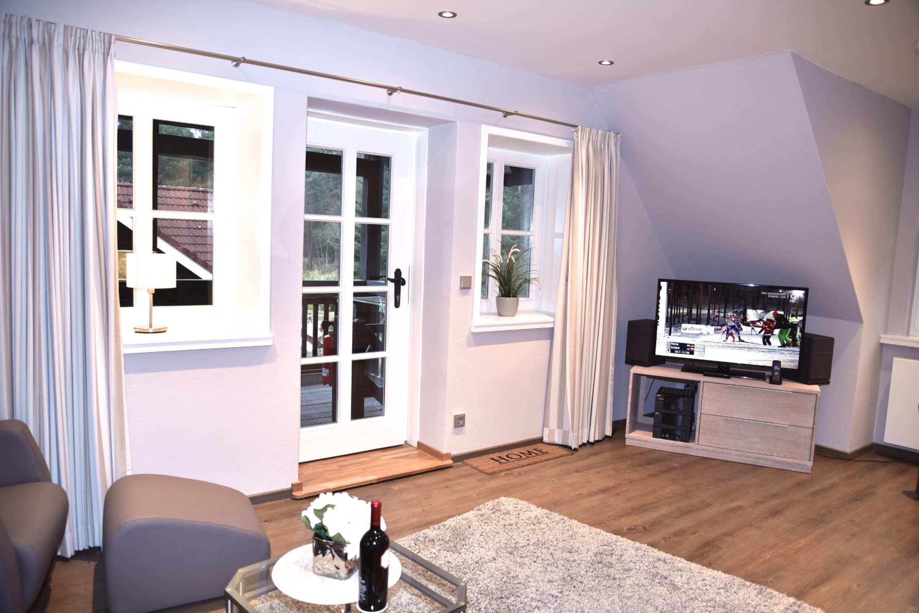 Apartment with Balcony photo 1