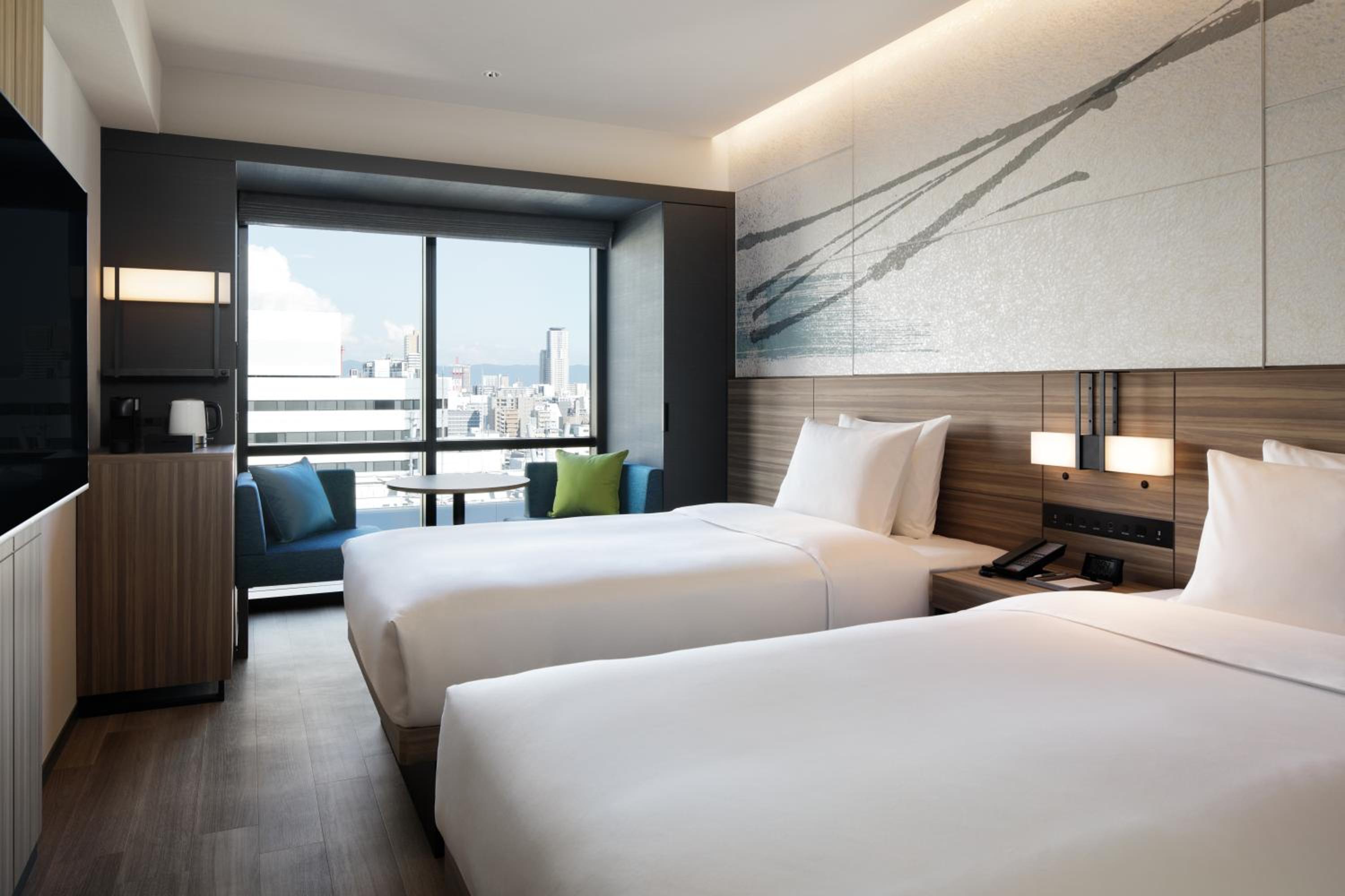 Twin Room with City View - High Floor