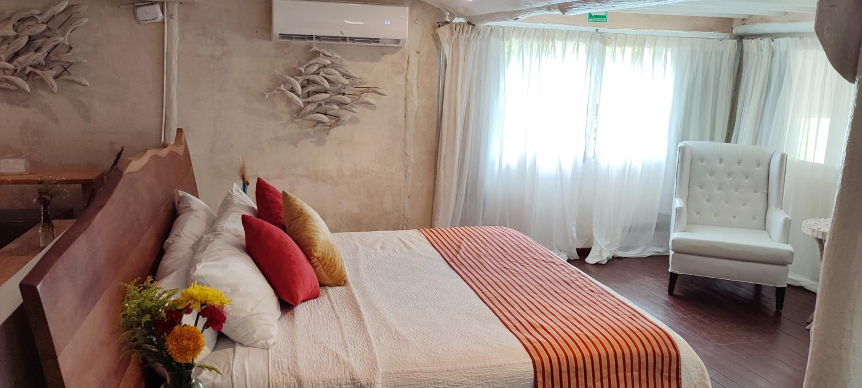 Master Suite Honeymoon with Ocean Front - Photo 1