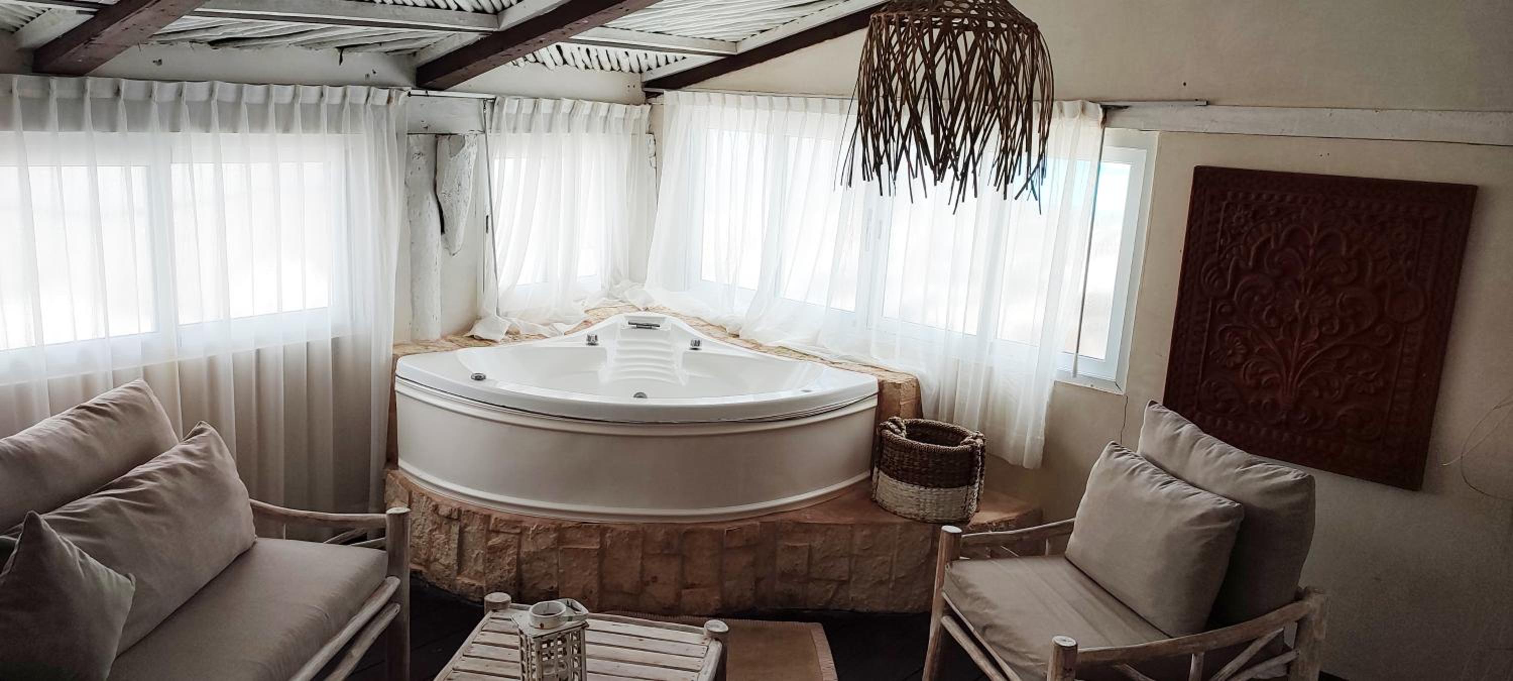 Master Suite Honeymoon with Ocean Front - Photo 4