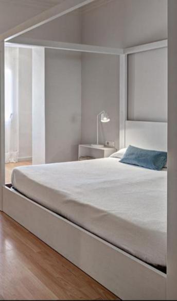 One-Bedroom Apartment photo 3