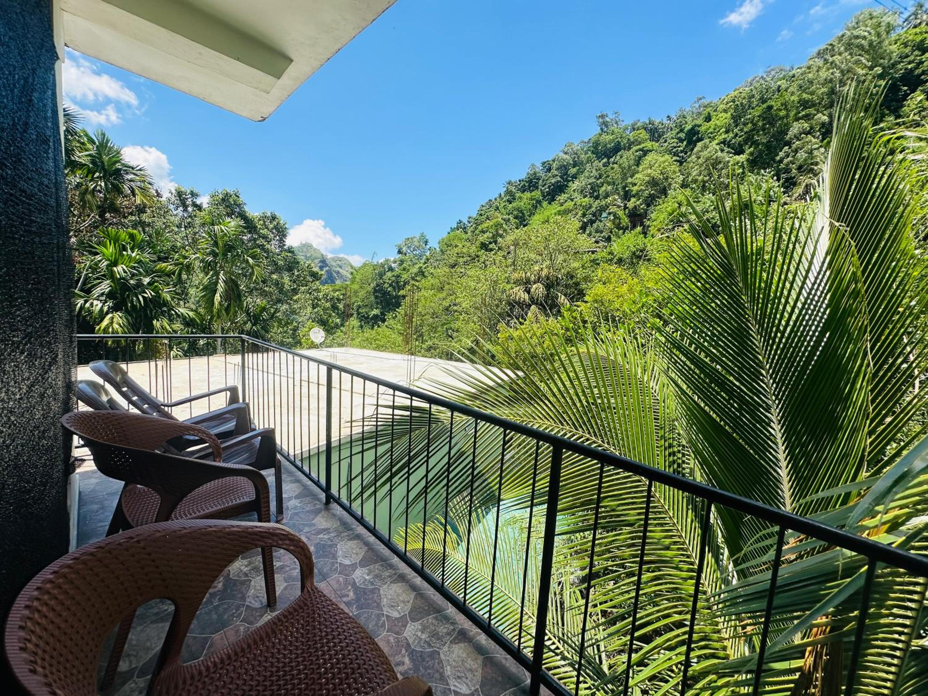Family Room with Balcony photo 2