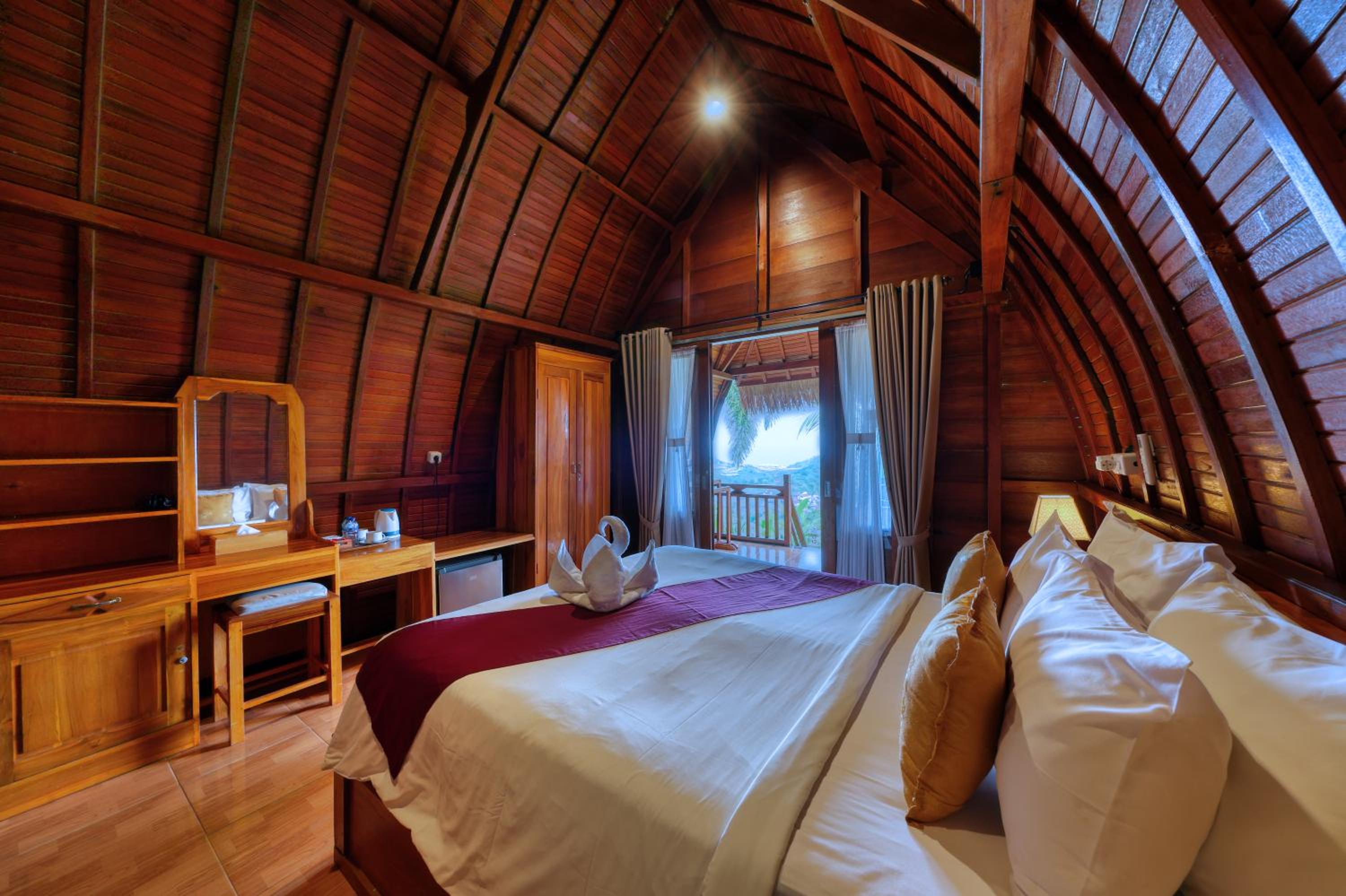 Deluxe Double Room with Sea View - Photo 2