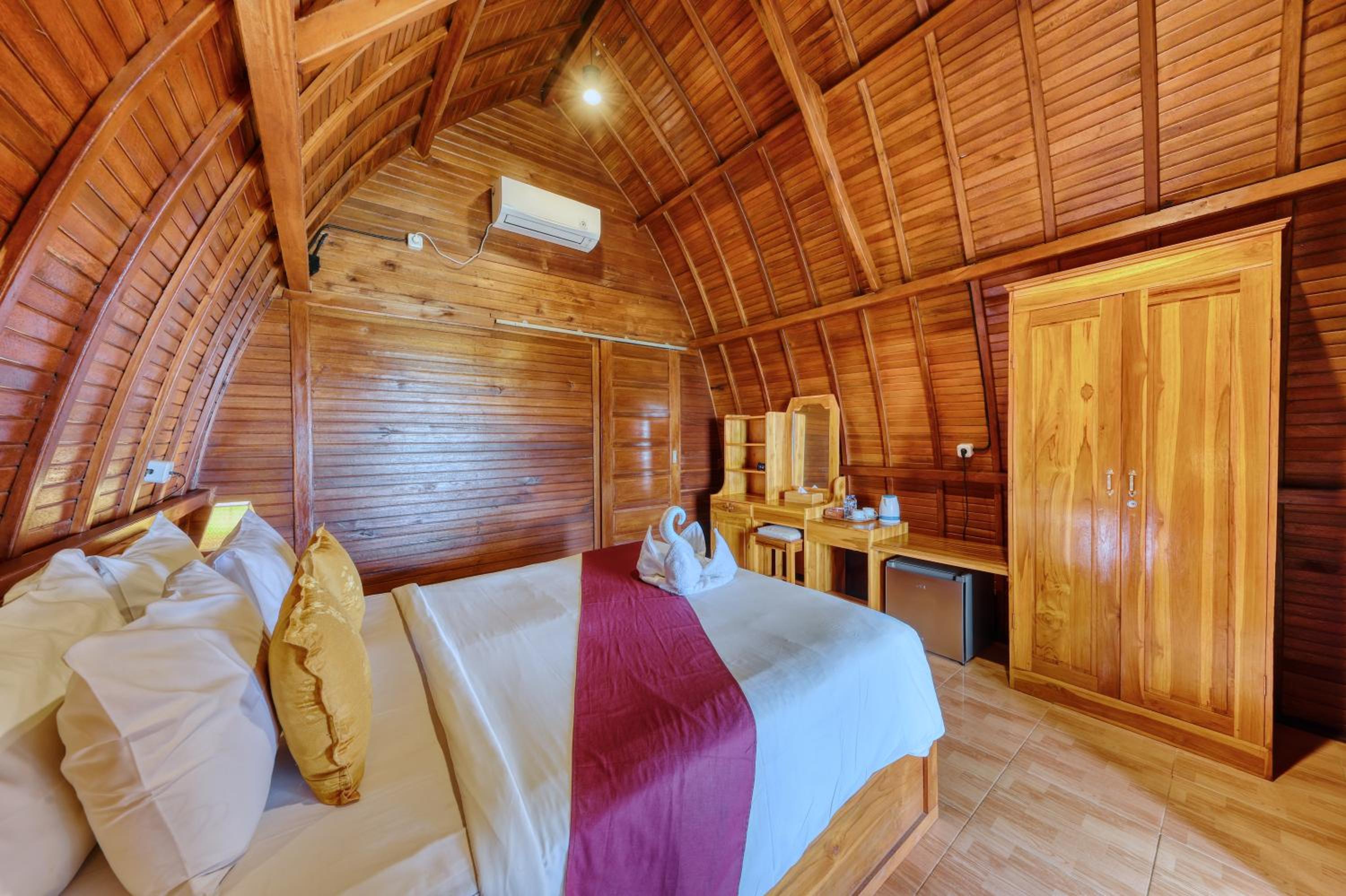 Deluxe Double Room with Sea View - Photo 8