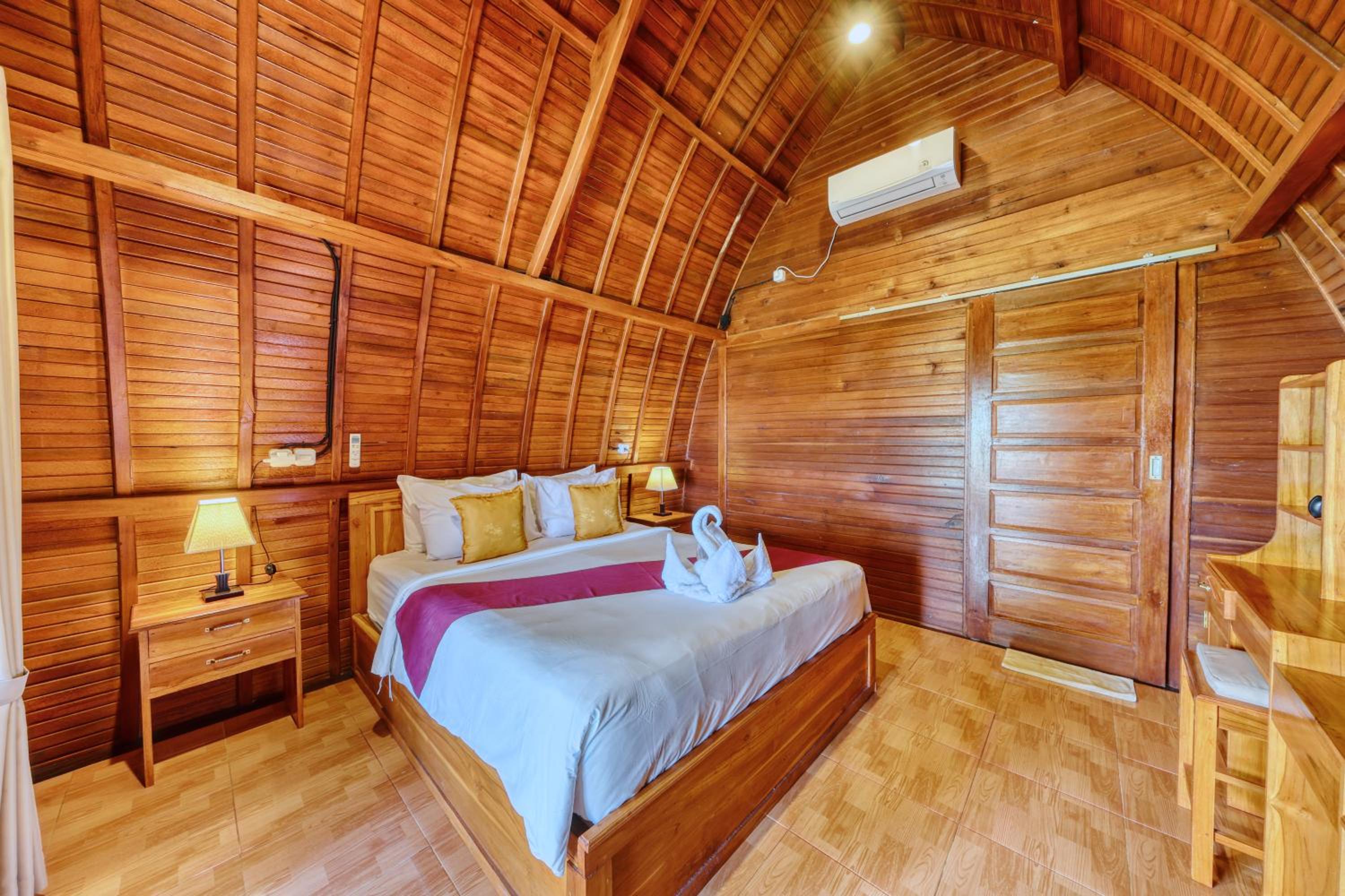 Deluxe Double Room with Sea View - Photo 4