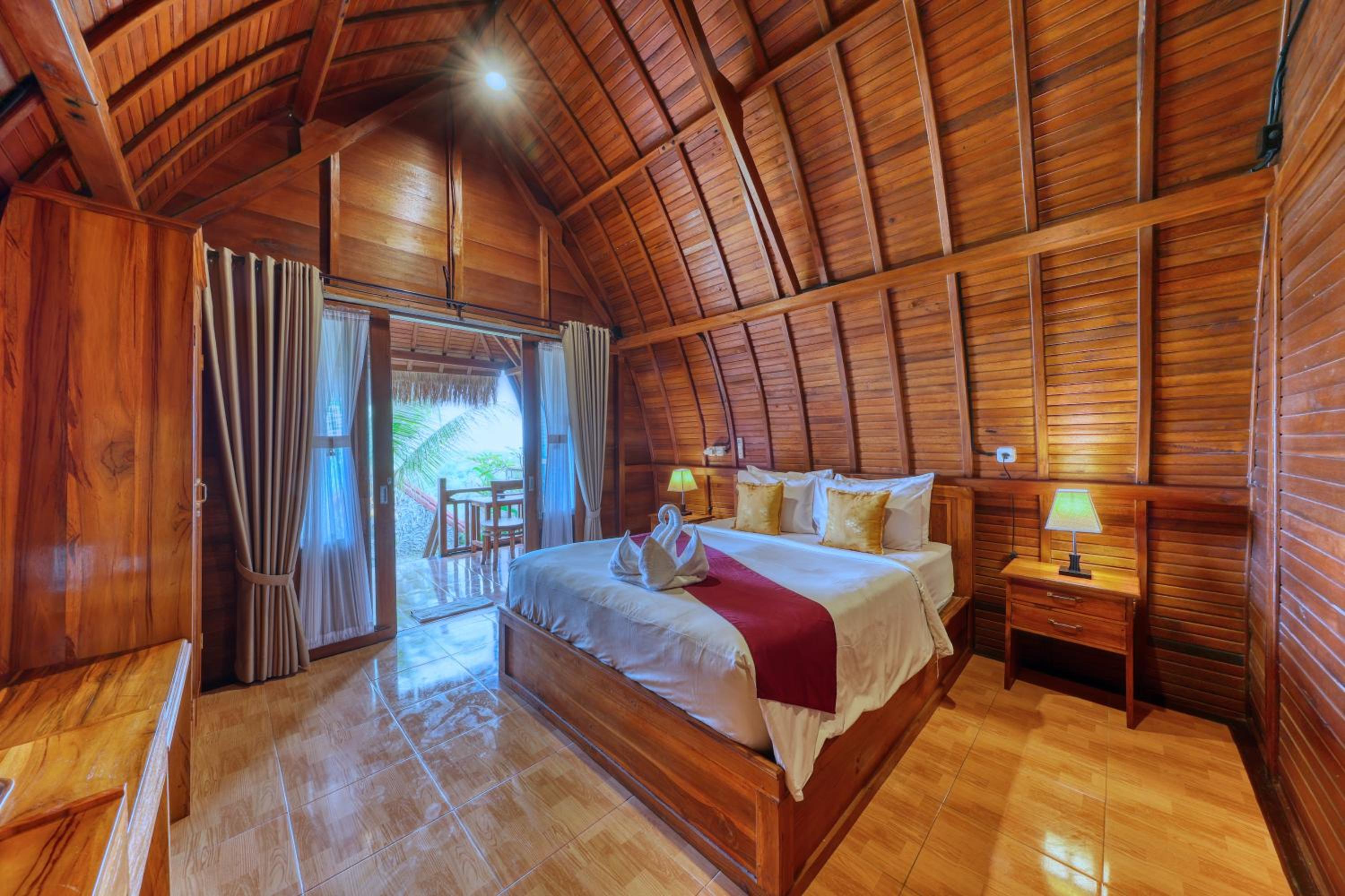 Deluxe Double Room with Sea View - Photo 9