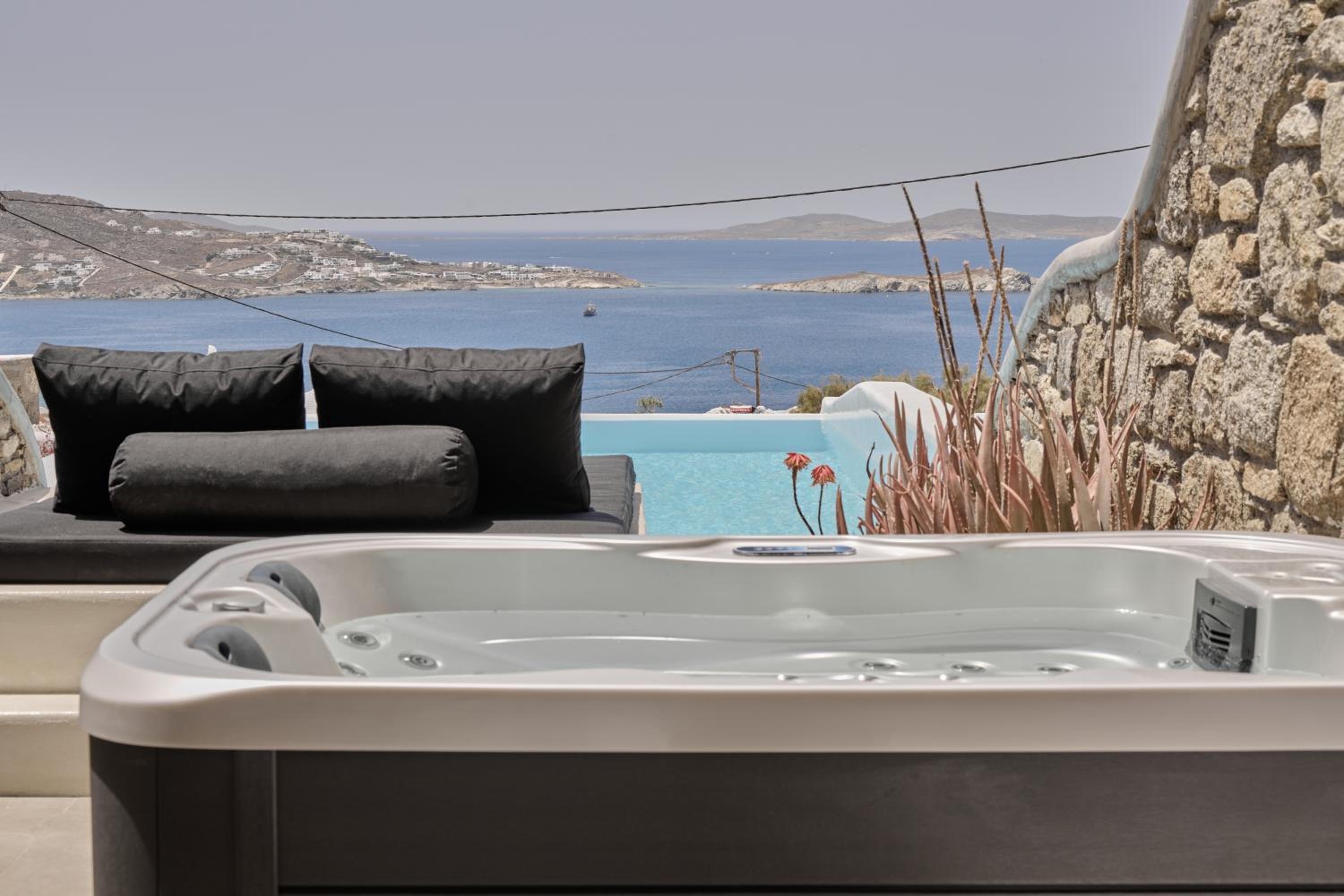 Suite With Private Pool (Apollo) photo 2