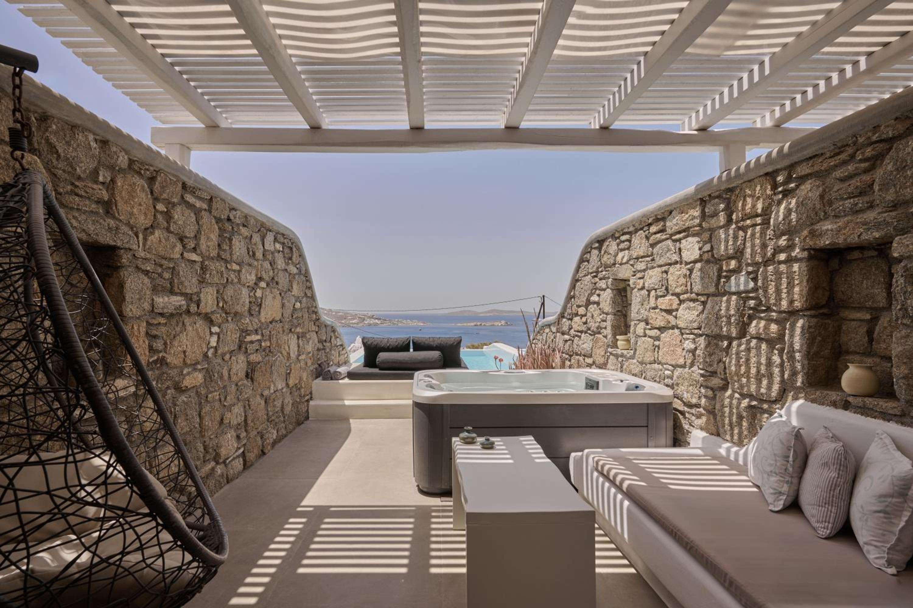 Suite With Private Pool (Apollo) photo 3