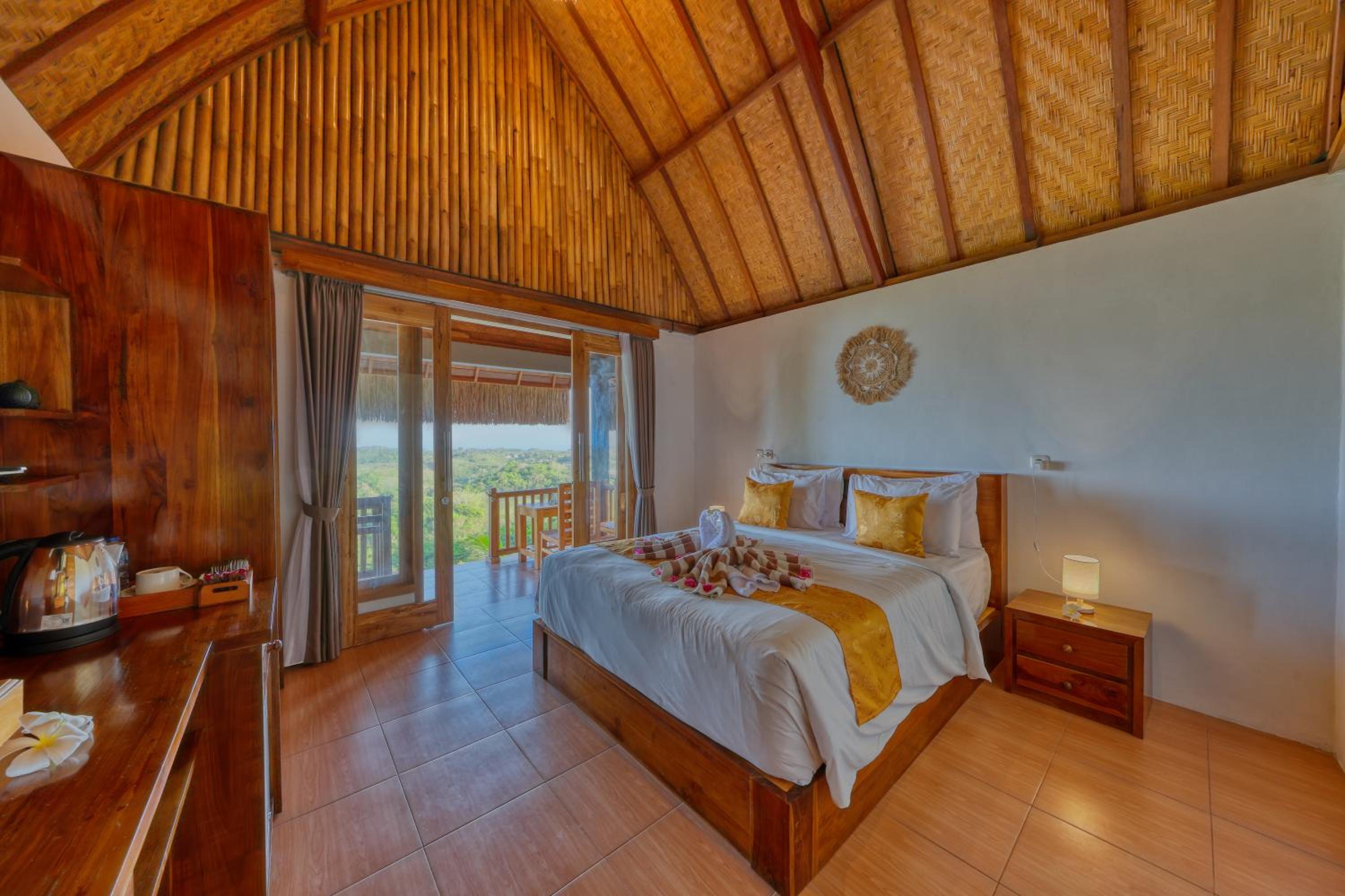 Deluxe Queen Room with Sea View - Photo 1