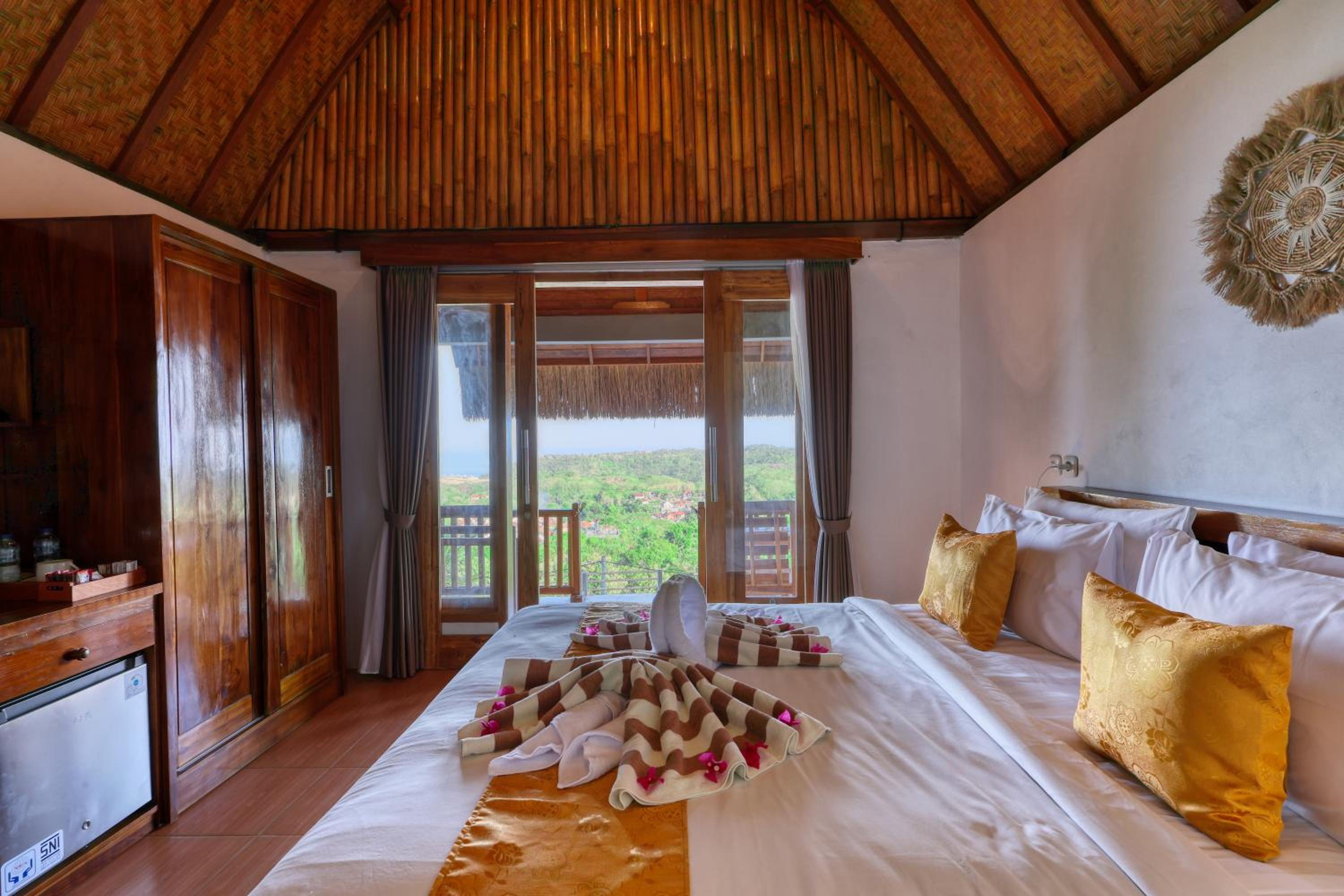Deluxe Queen Room with Sea View - Photo 17