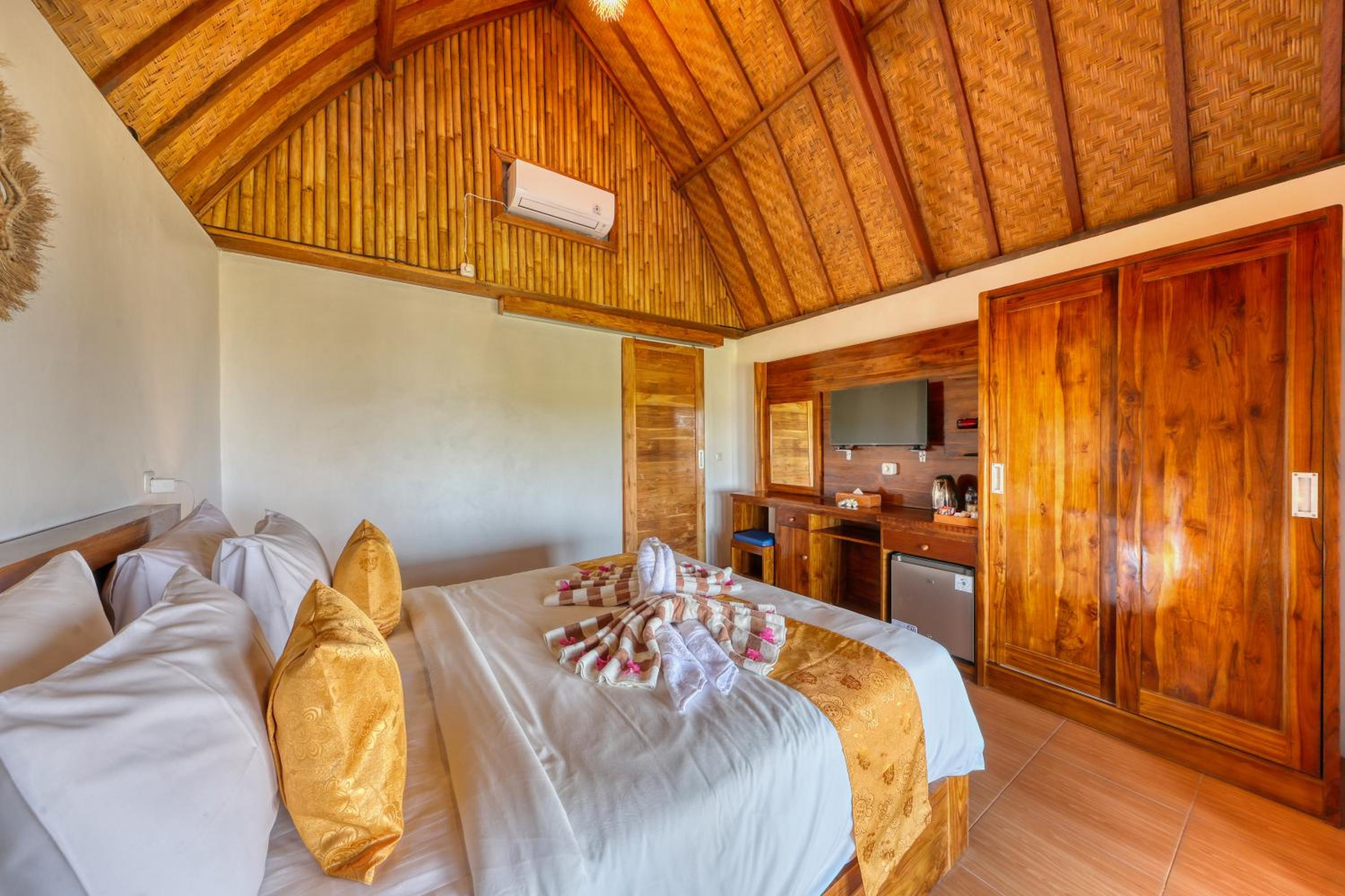 Deluxe Queen Room with Sea View - Photo 15