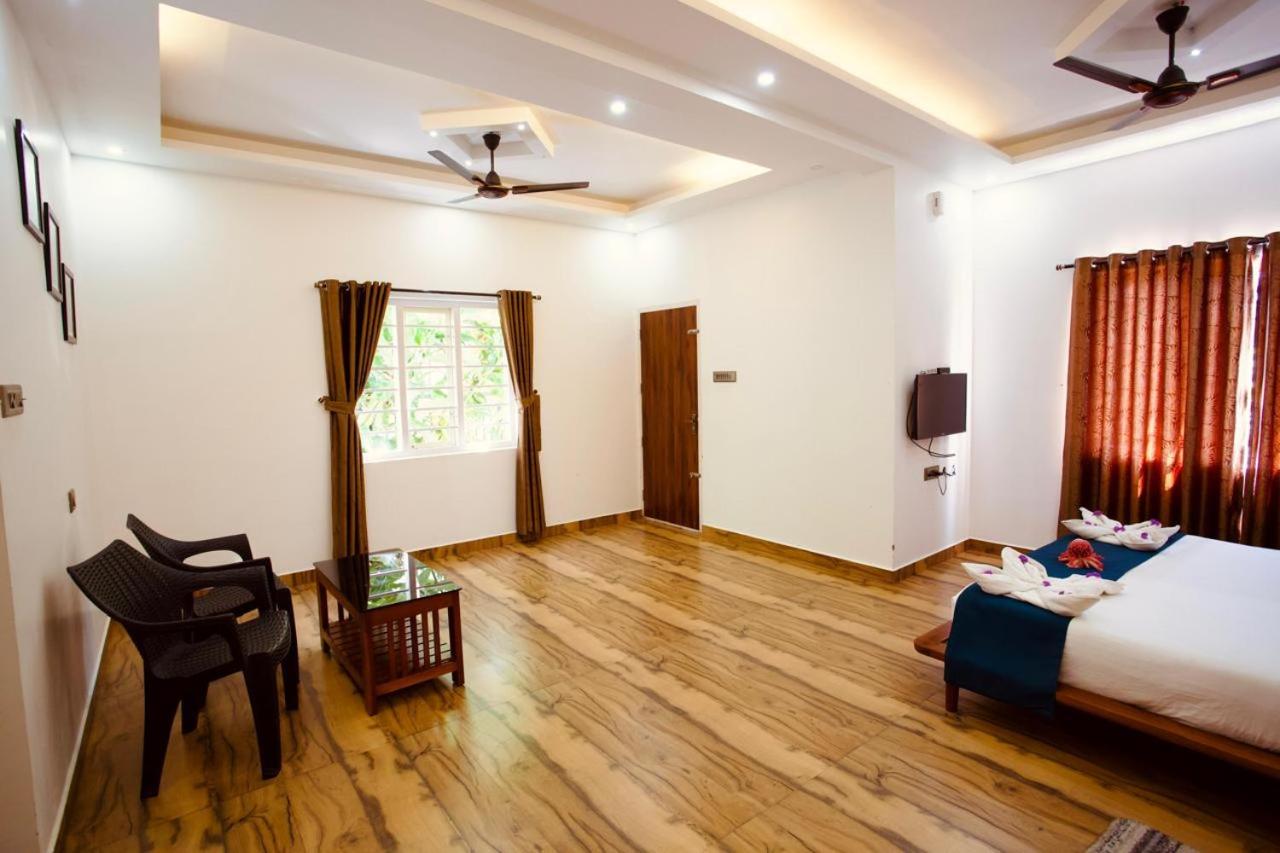 Large Double Room photo 2