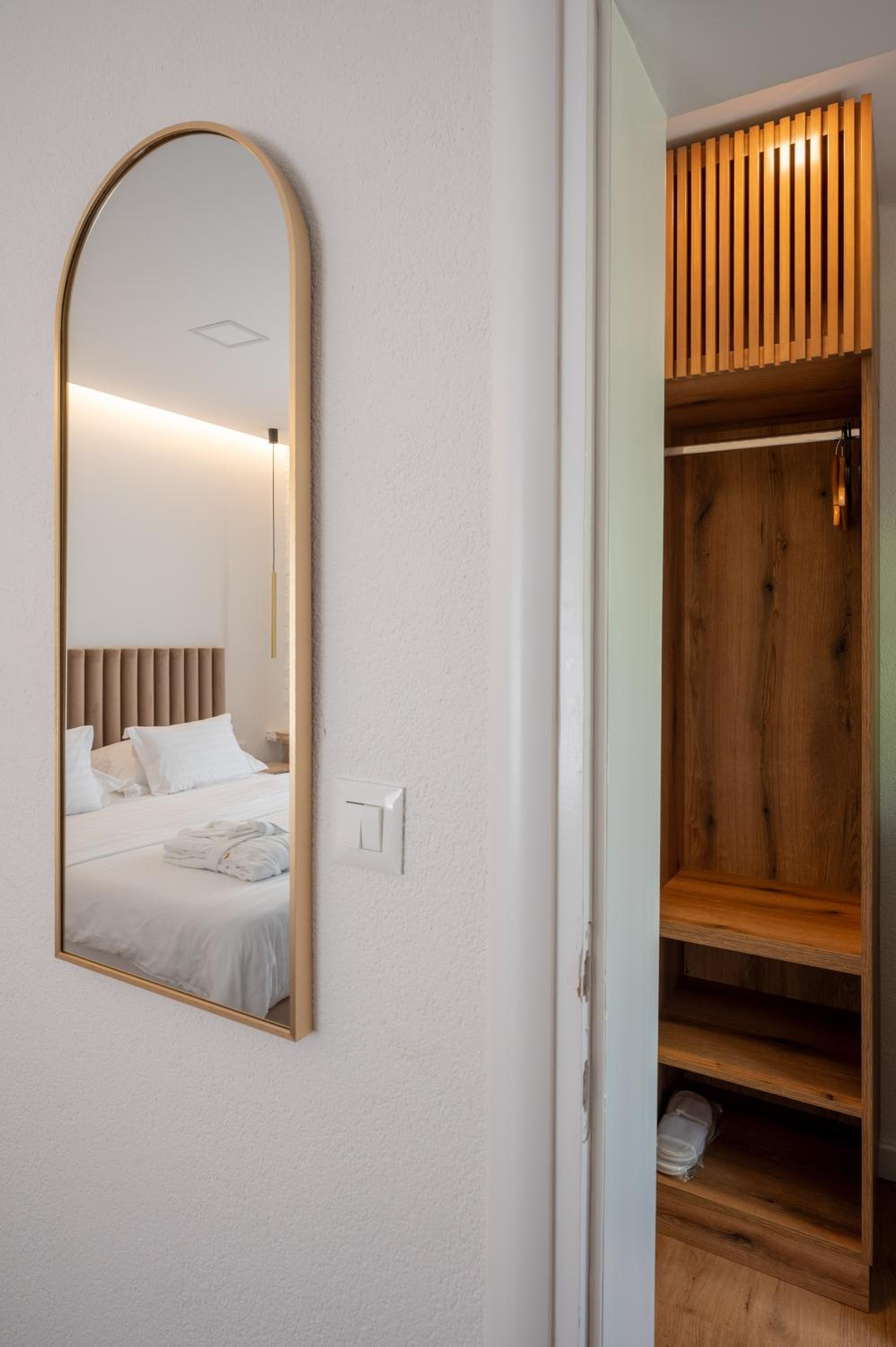 Standard Double Room - Photo 2