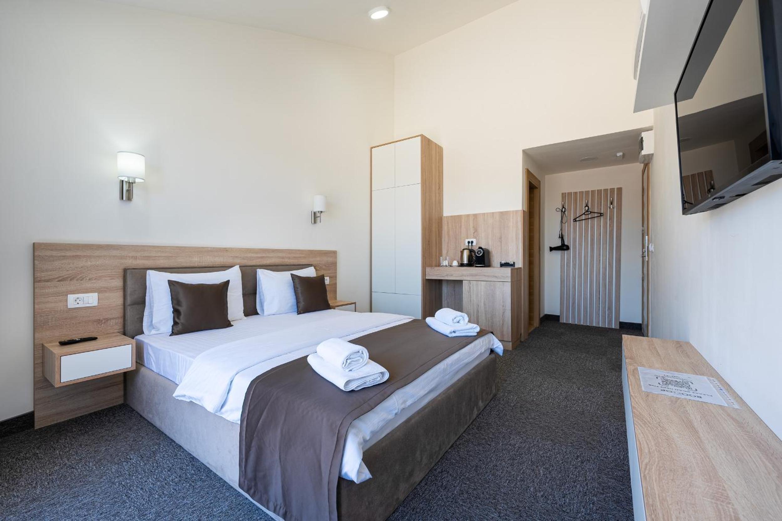 Deluxe Double Room with Balcony and Sea View photo 2