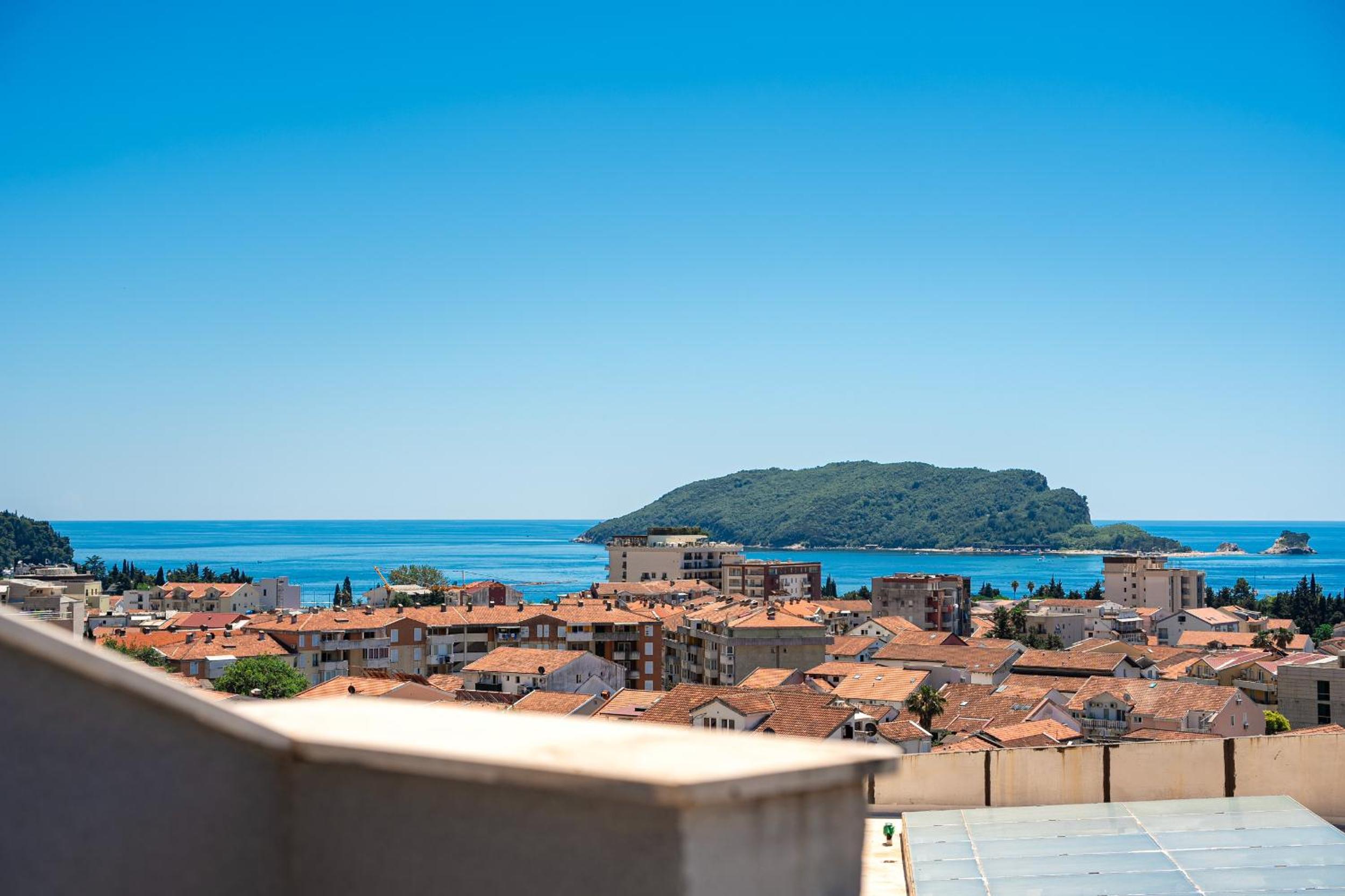 Deluxe Double Room with Balcony and Sea View photo 3