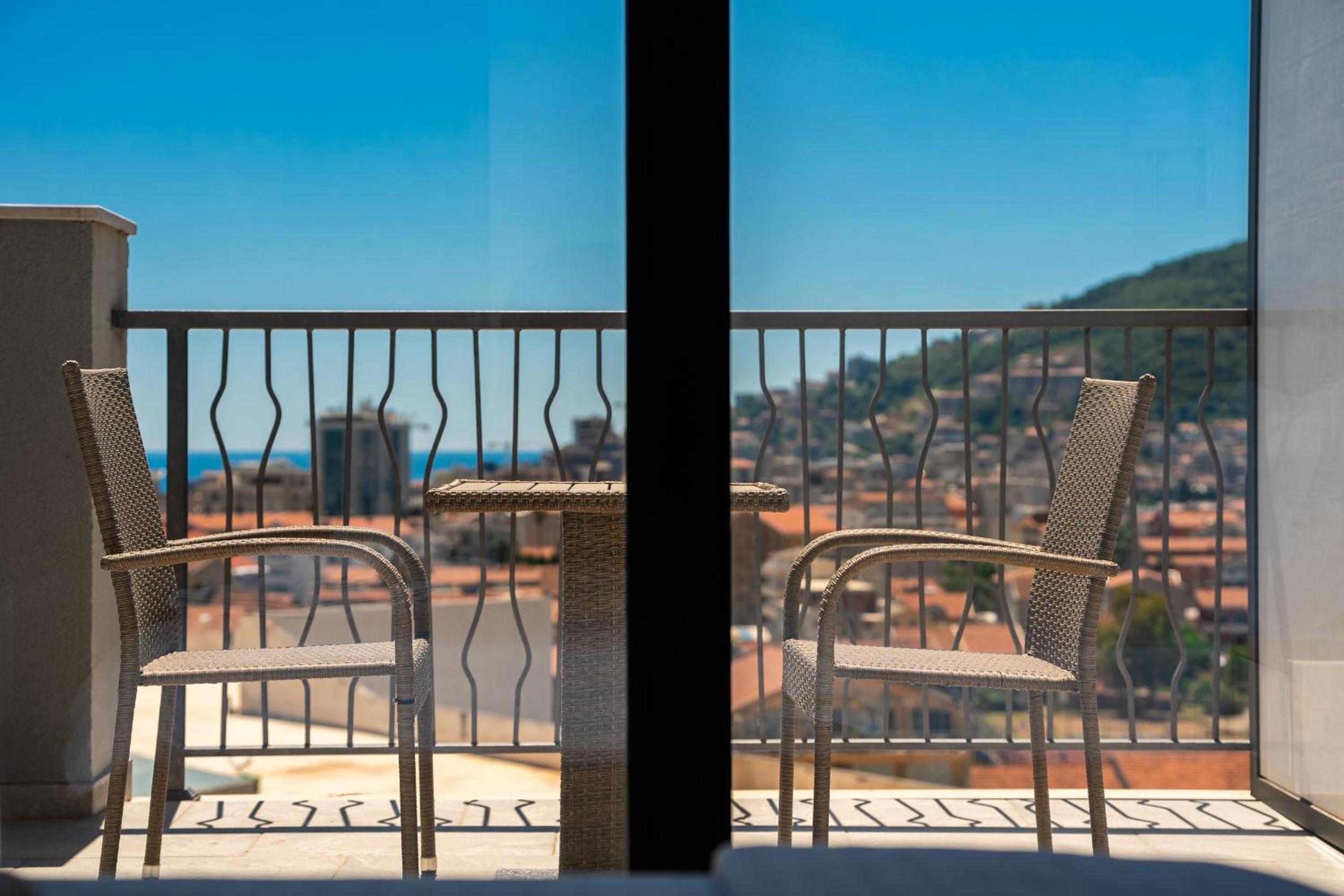 Deluxe Double Room with Balcony and Sea View photo 1