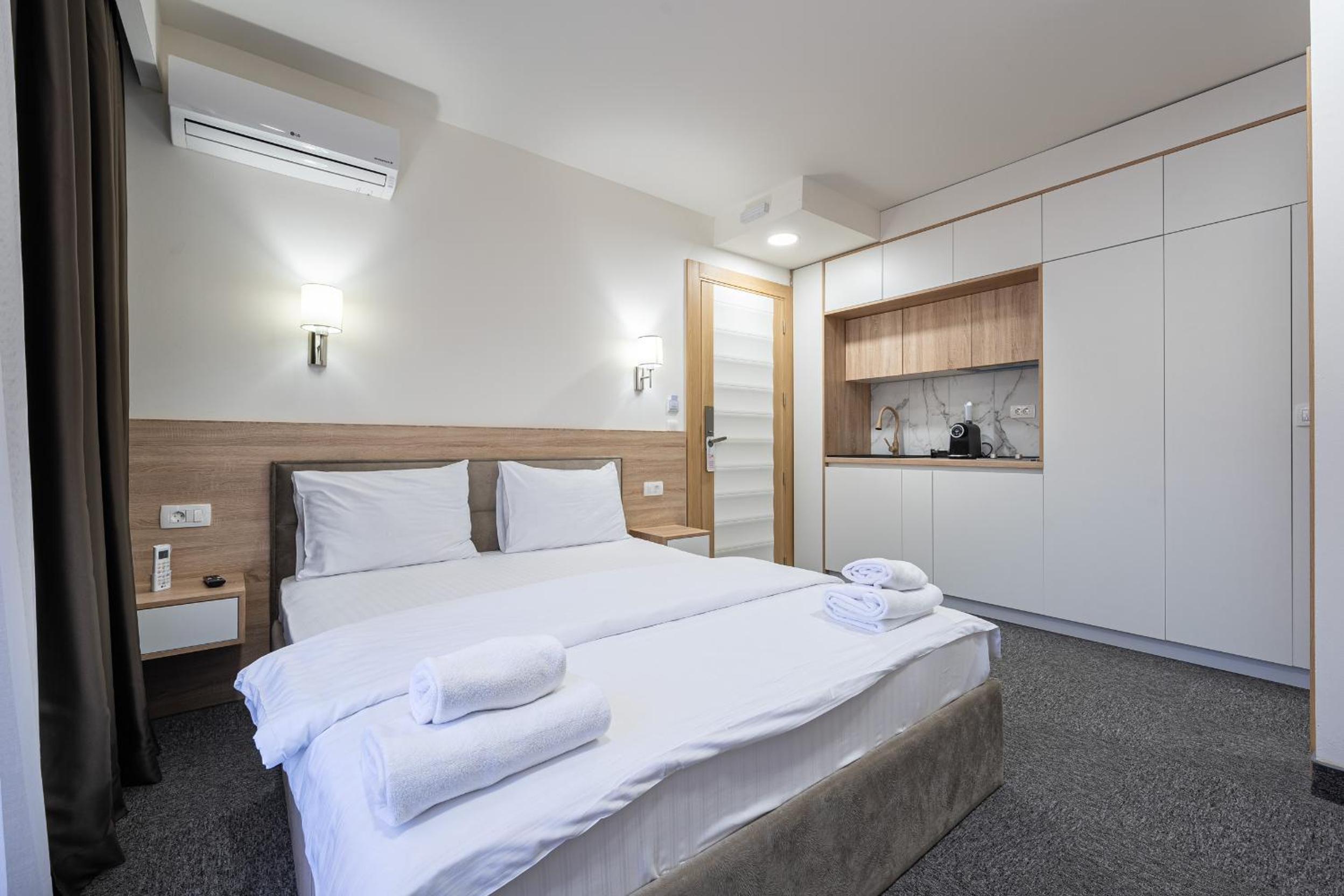 Double Room with Balcony photo 3