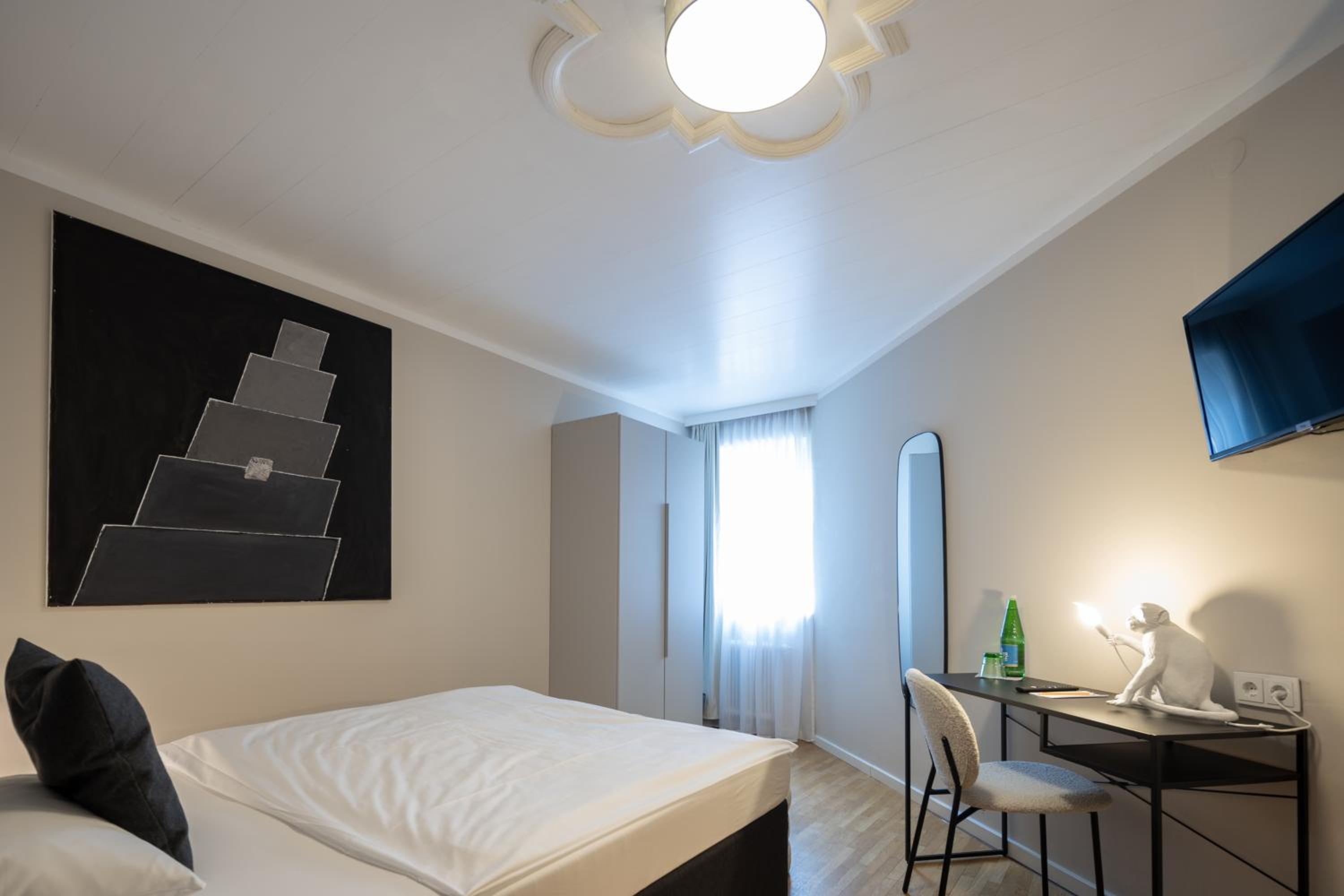 Single Room photo 2