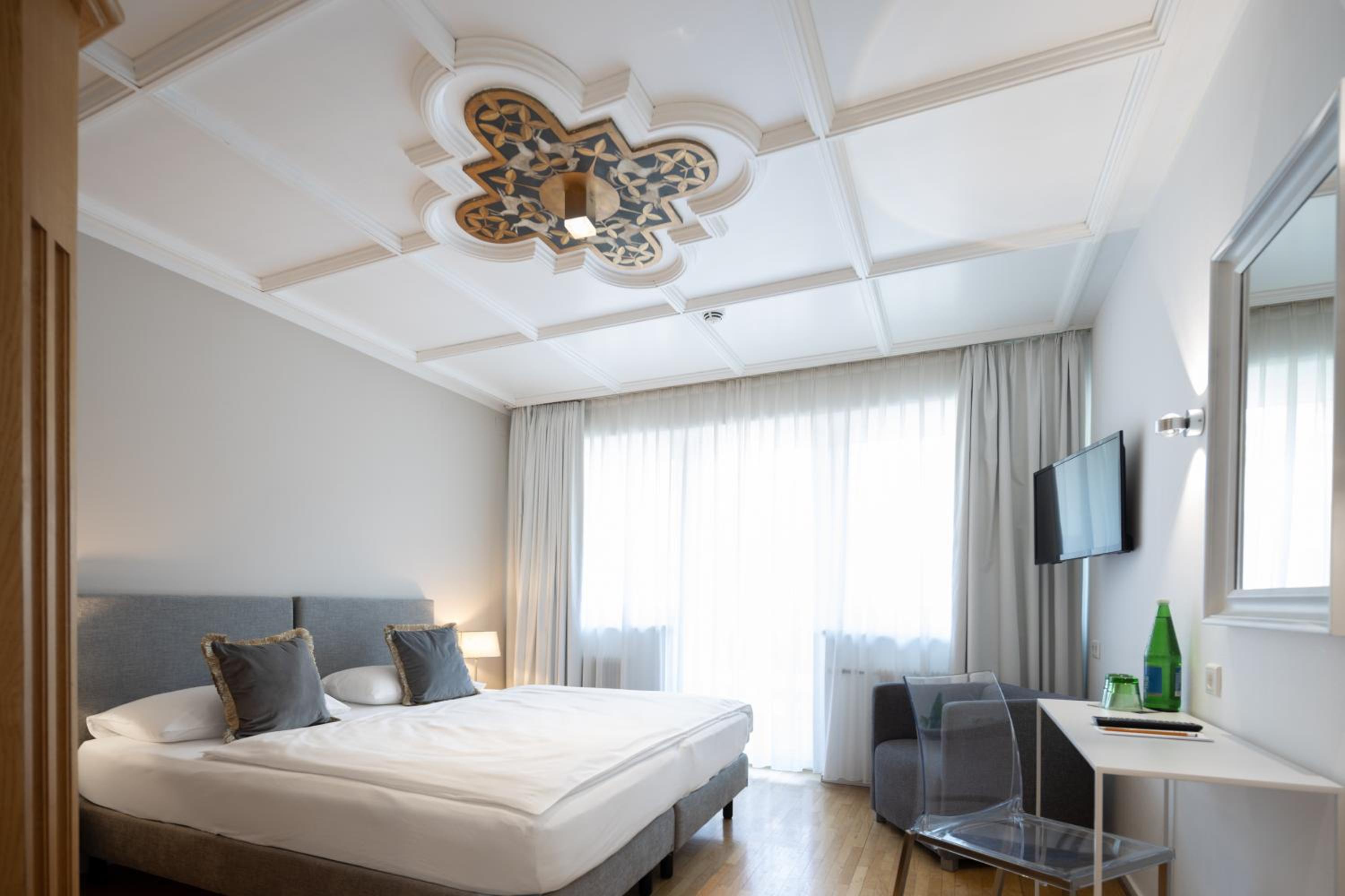 Double Room with Balcony - Photo 2