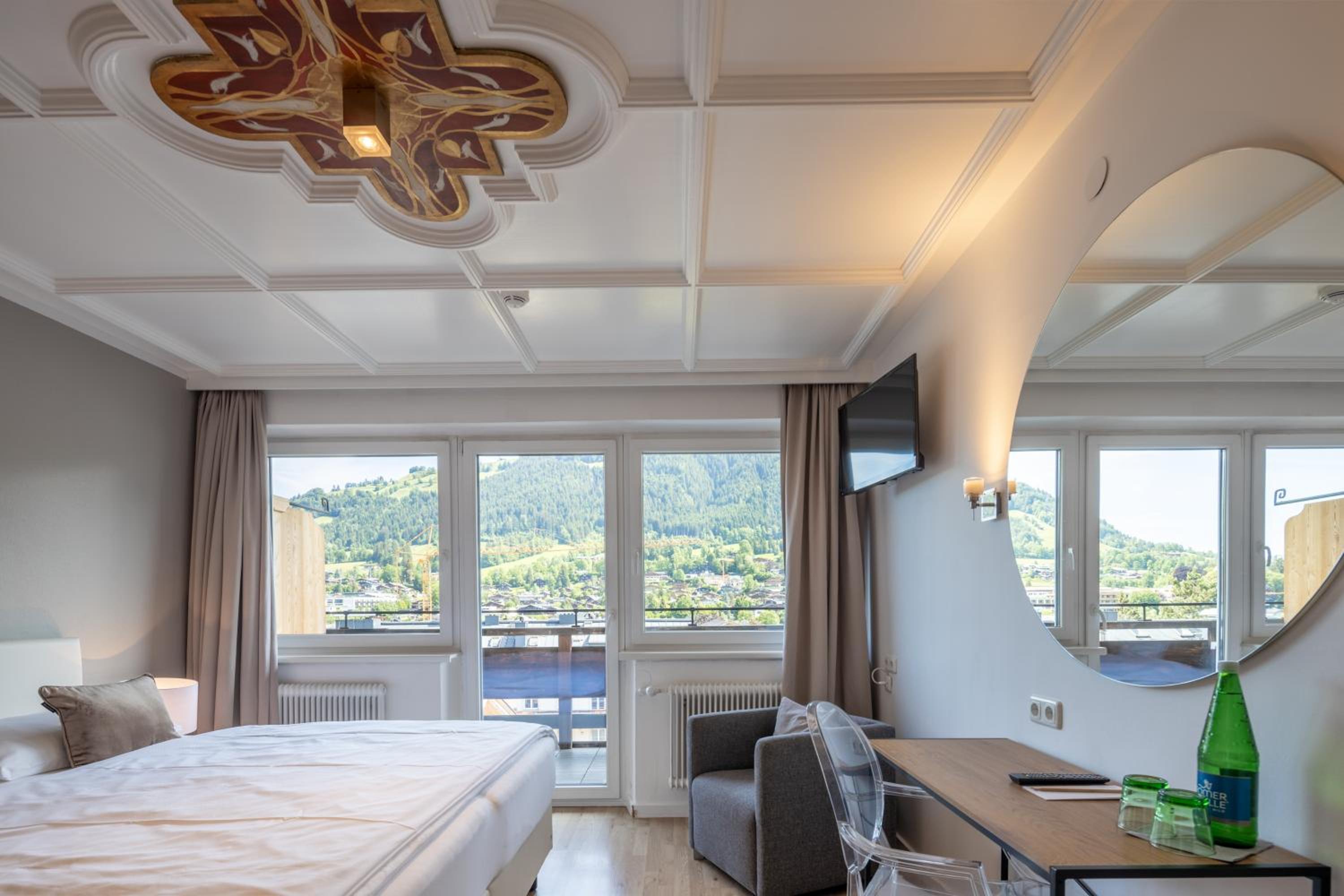 Double Room with Balcony - Photo 1