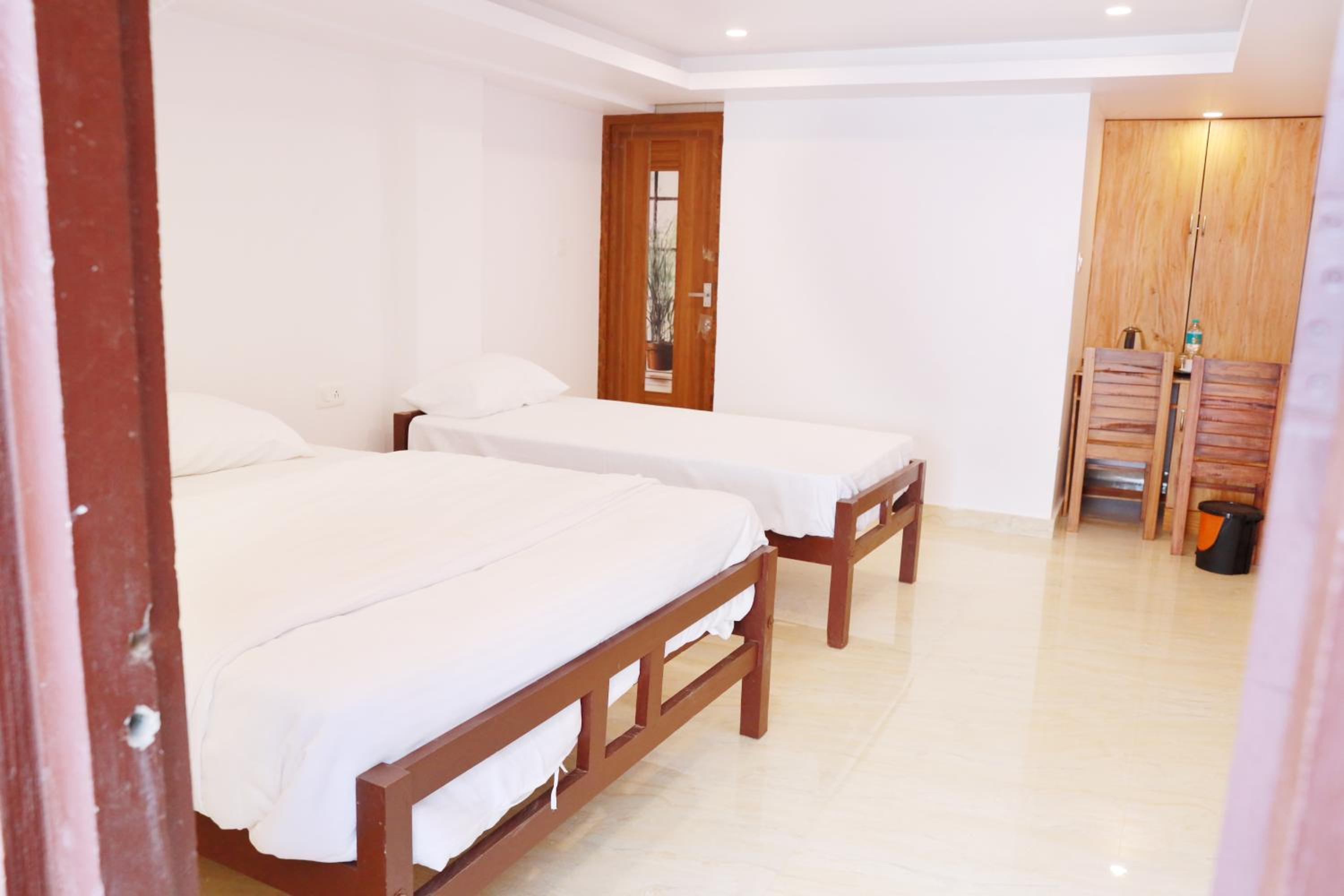 Double Room with Private Bathroom photo 1