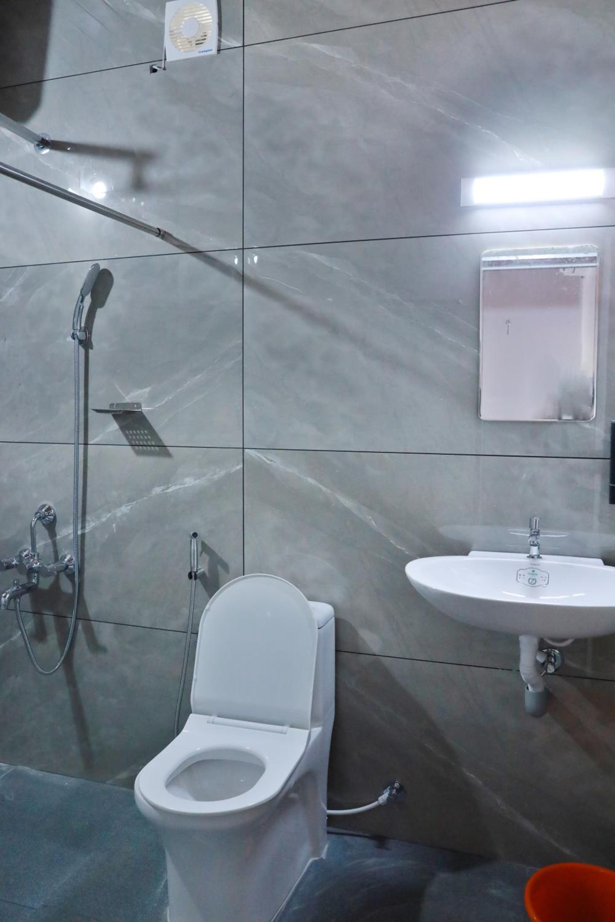 Double Room with Private Bathroom photo 2