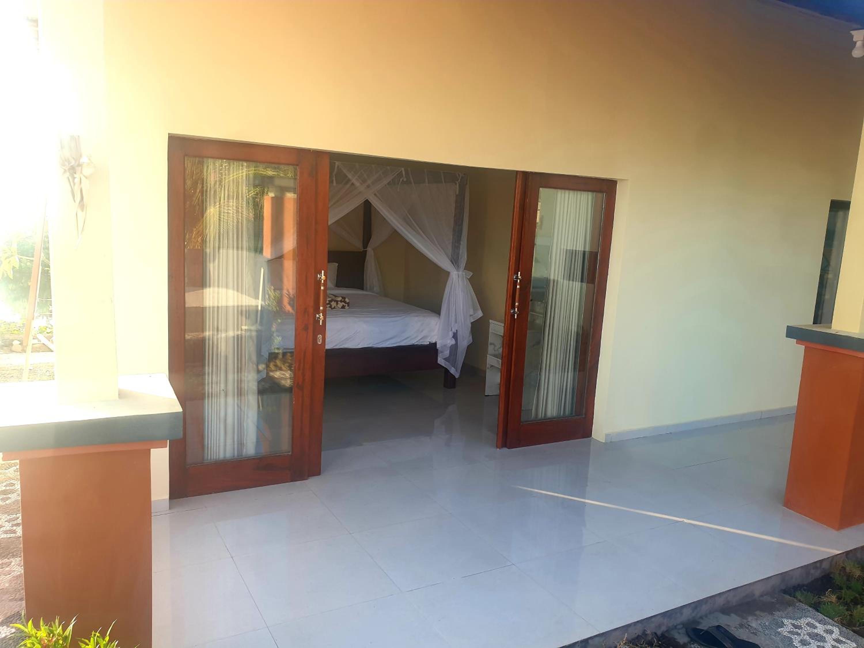 Deluxe Double Room with Side Sea View photo 1