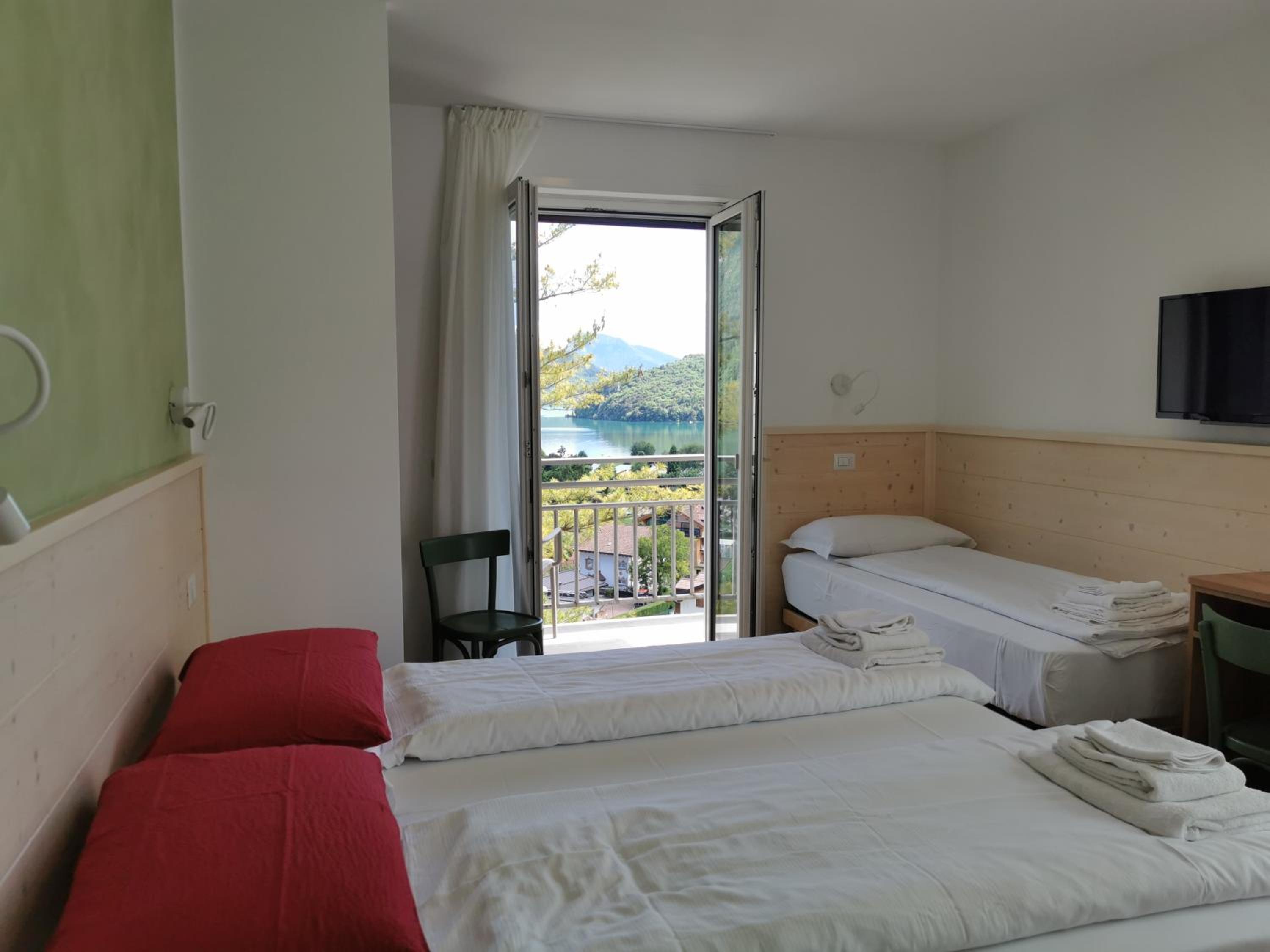 Triple Room with Lake View - Photo 1