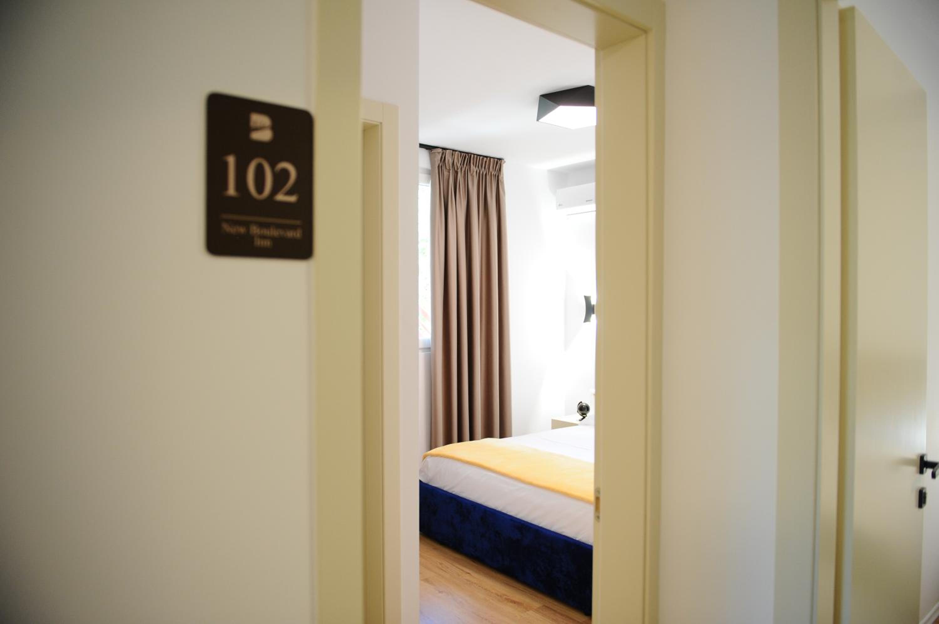 Queen Room