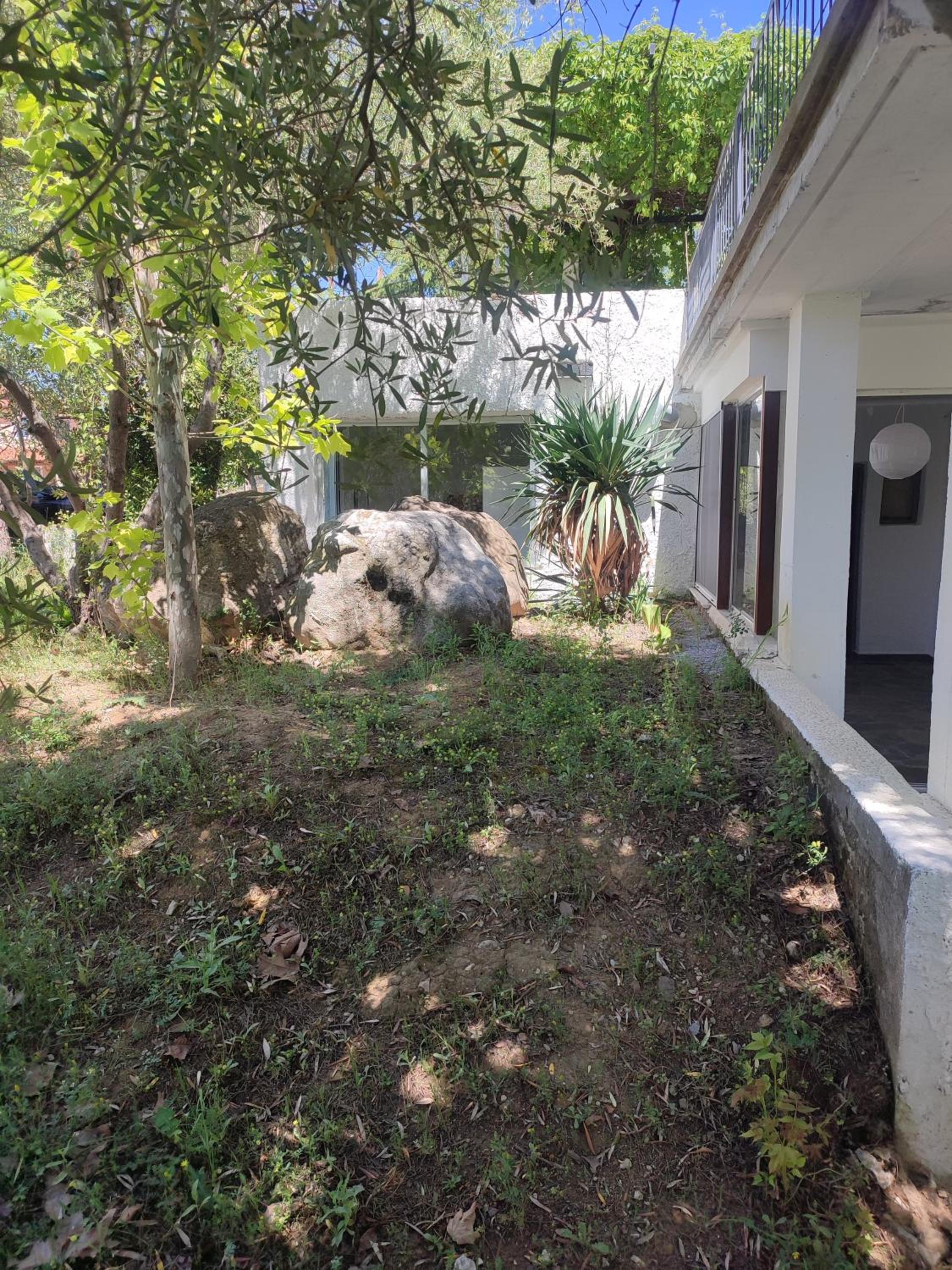 Three-Bedroom House photo 2
