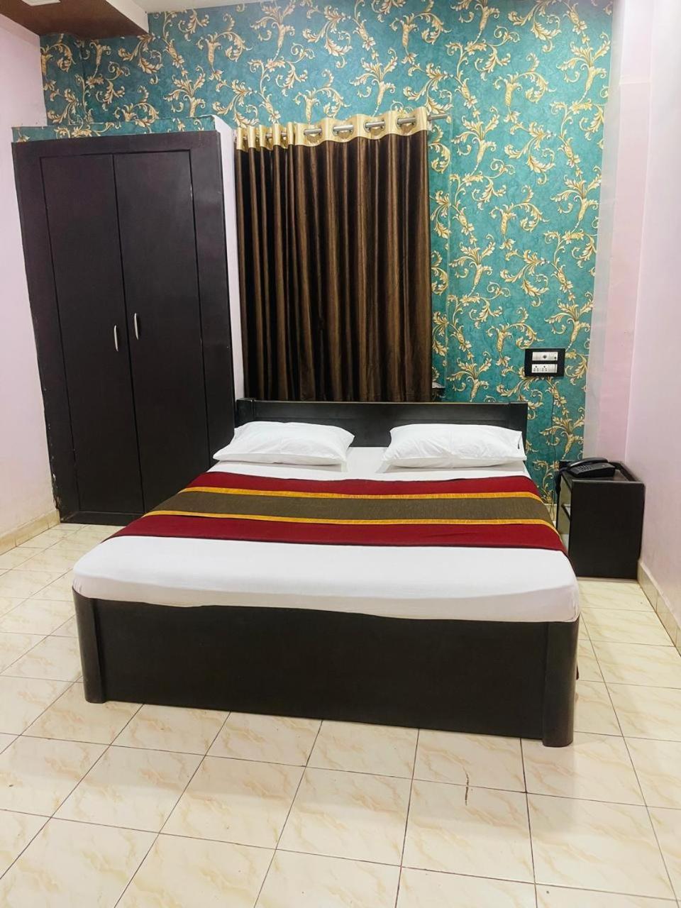 Standard Double Room With Fan photo 2