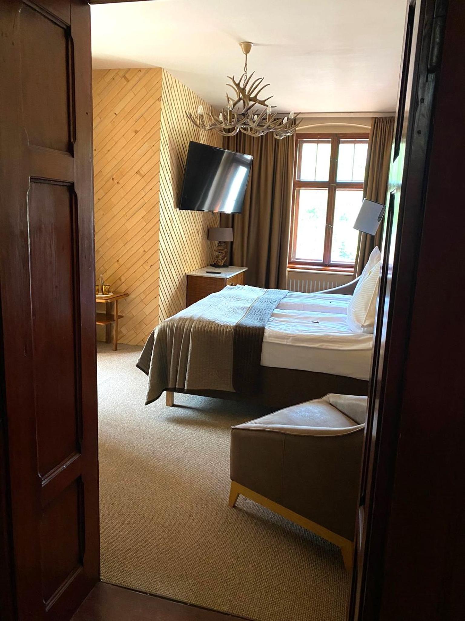 One-Bedroom Apartment - Photo 4