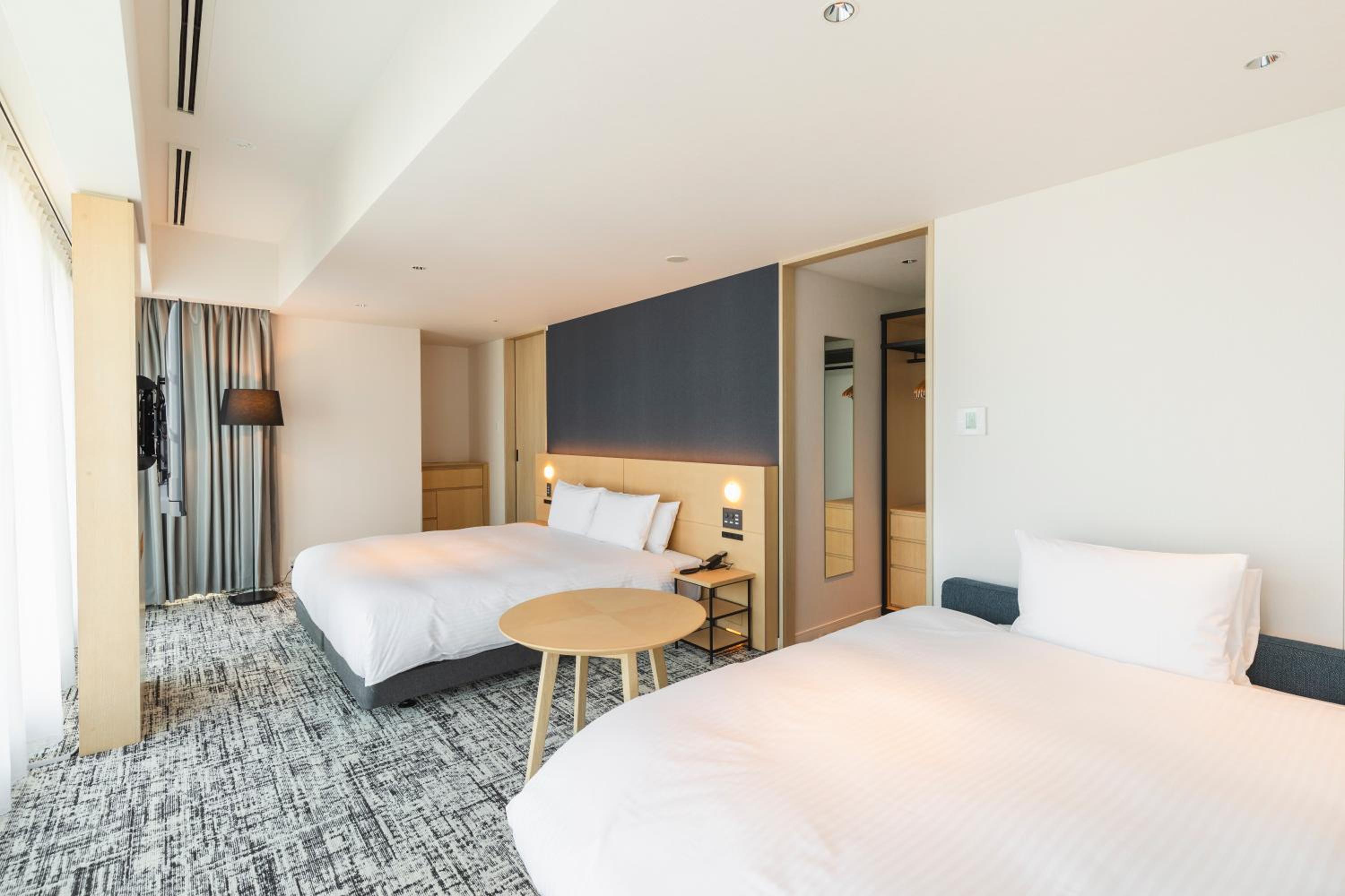Deluxe King Room - Photo 6