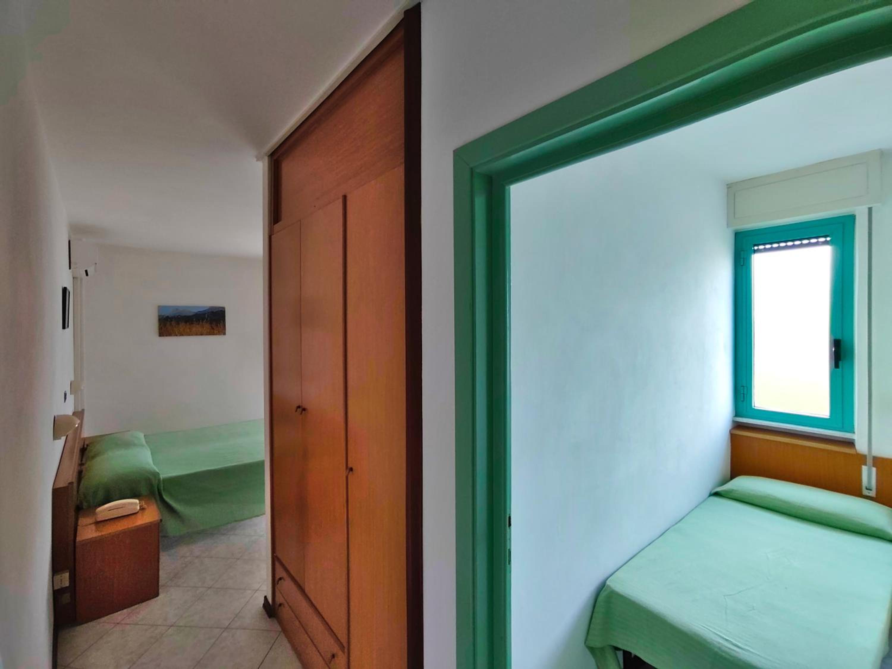 Large Double Room photo 3