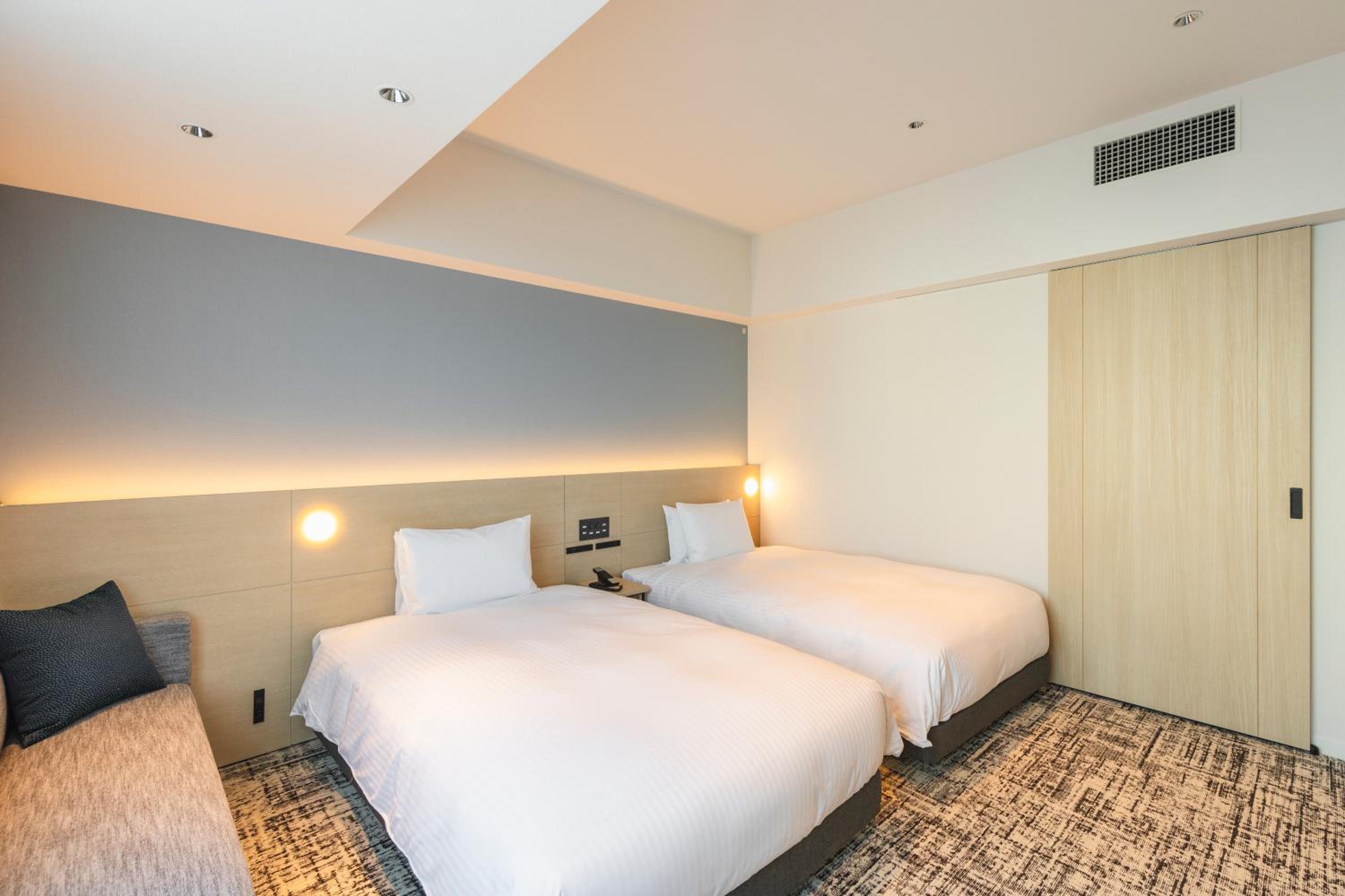 Standard Twin Room - Photo 1