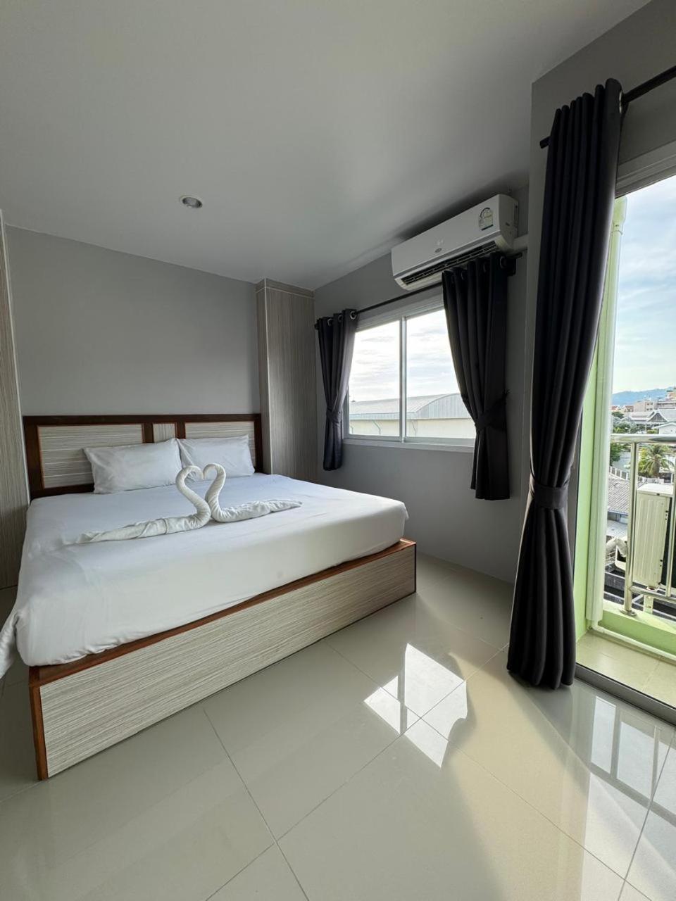 Queen Room with Balcony