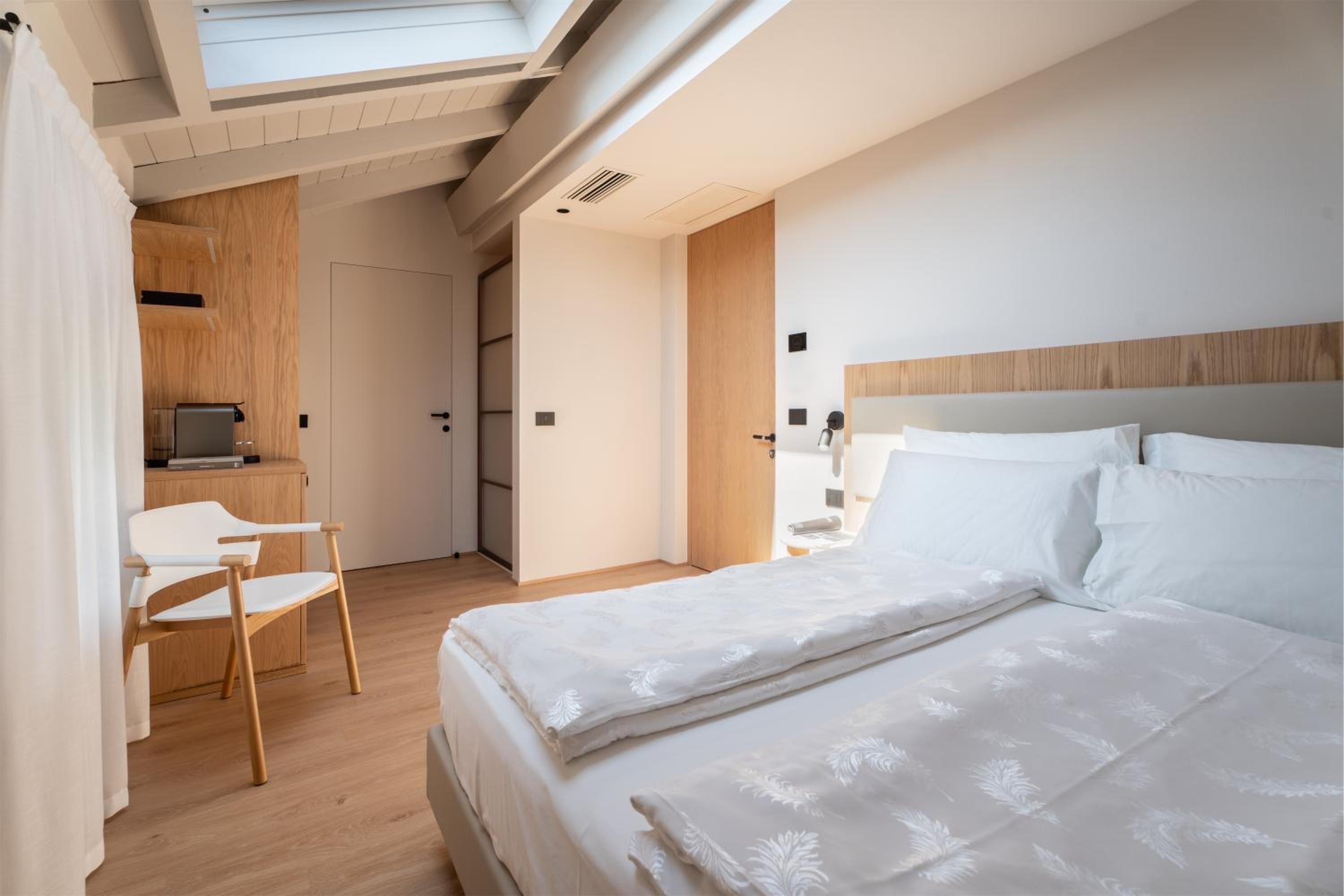 Double Room - Attic photo 1