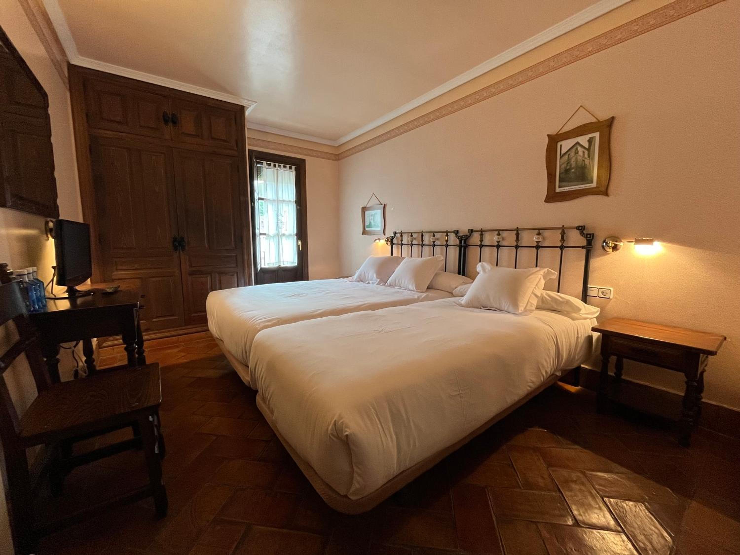 Habitación Deluxe (2 Adultos + 1 Niño)