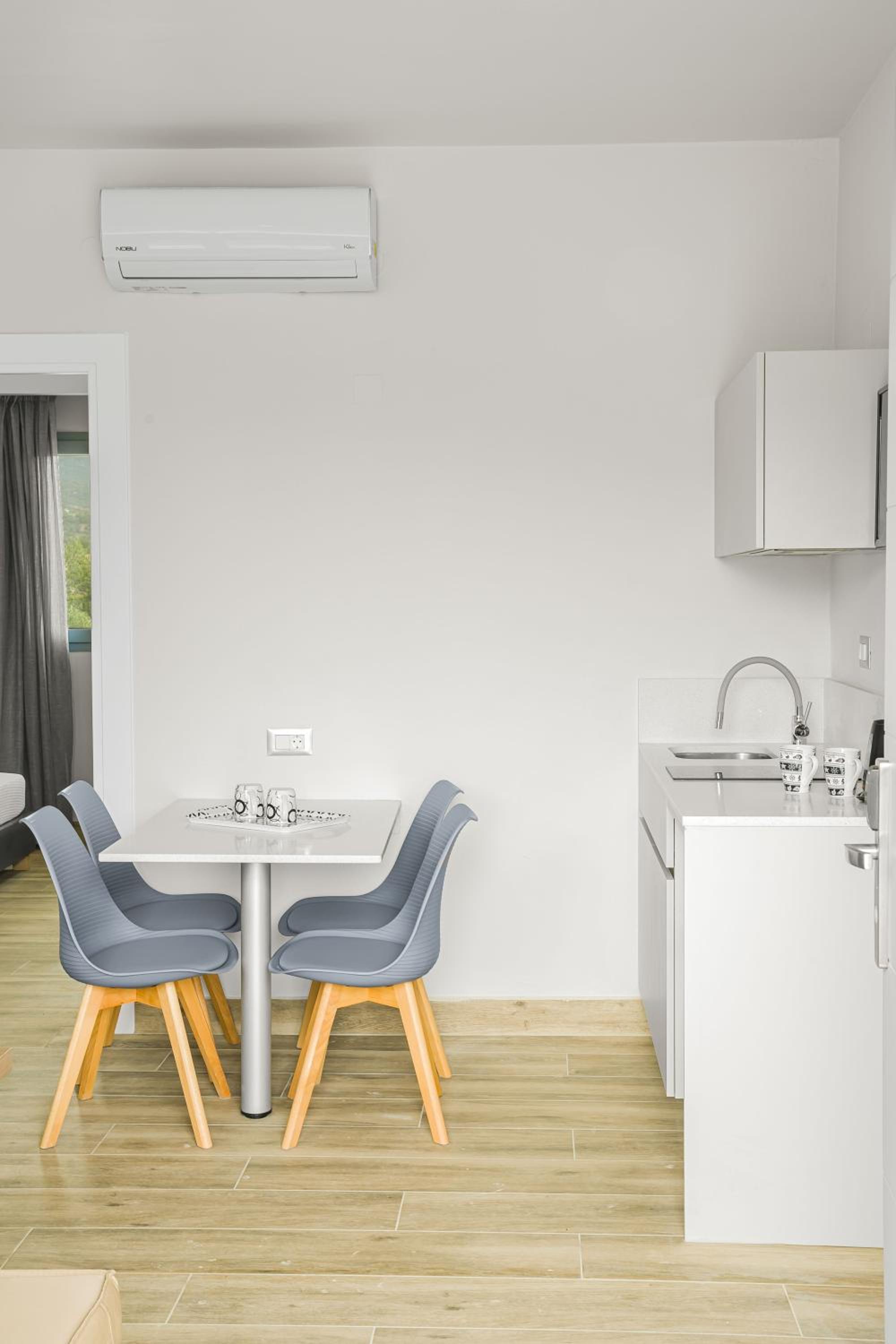 Apartment (4 Adults) - Photo 7