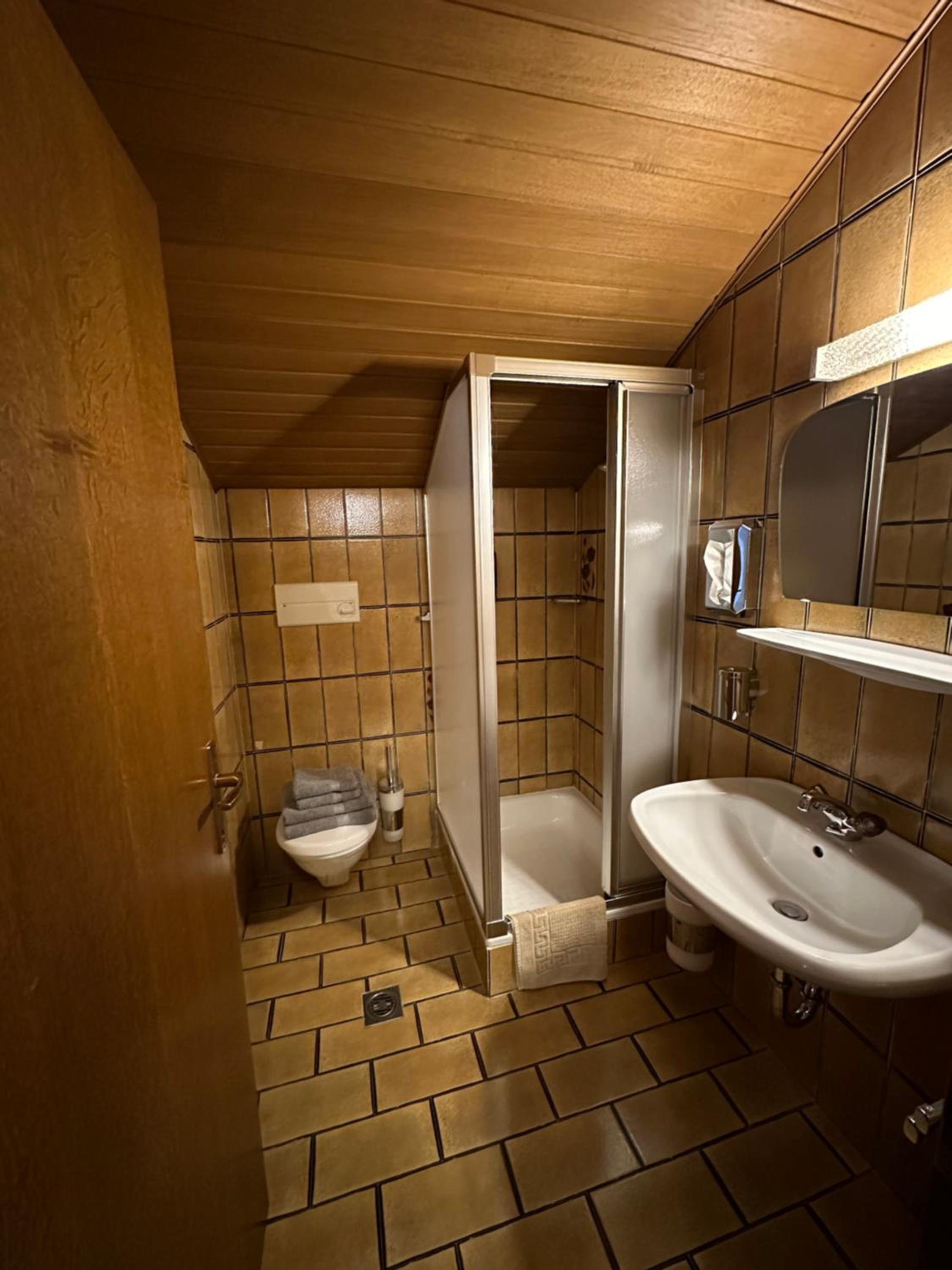 Quadruple Room with Private External Bathroom - Photo 8