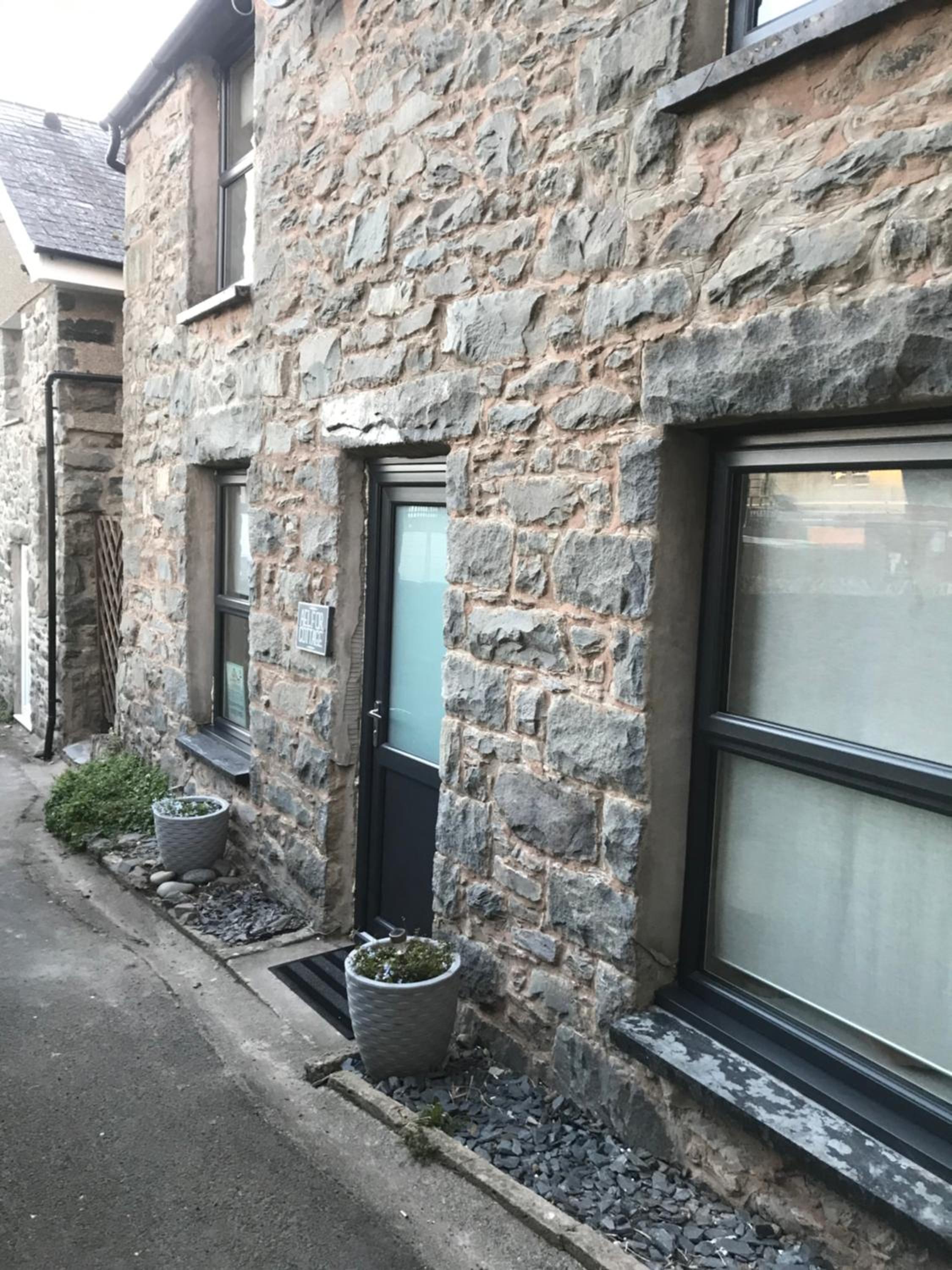 Three-Bedroom House photo 2