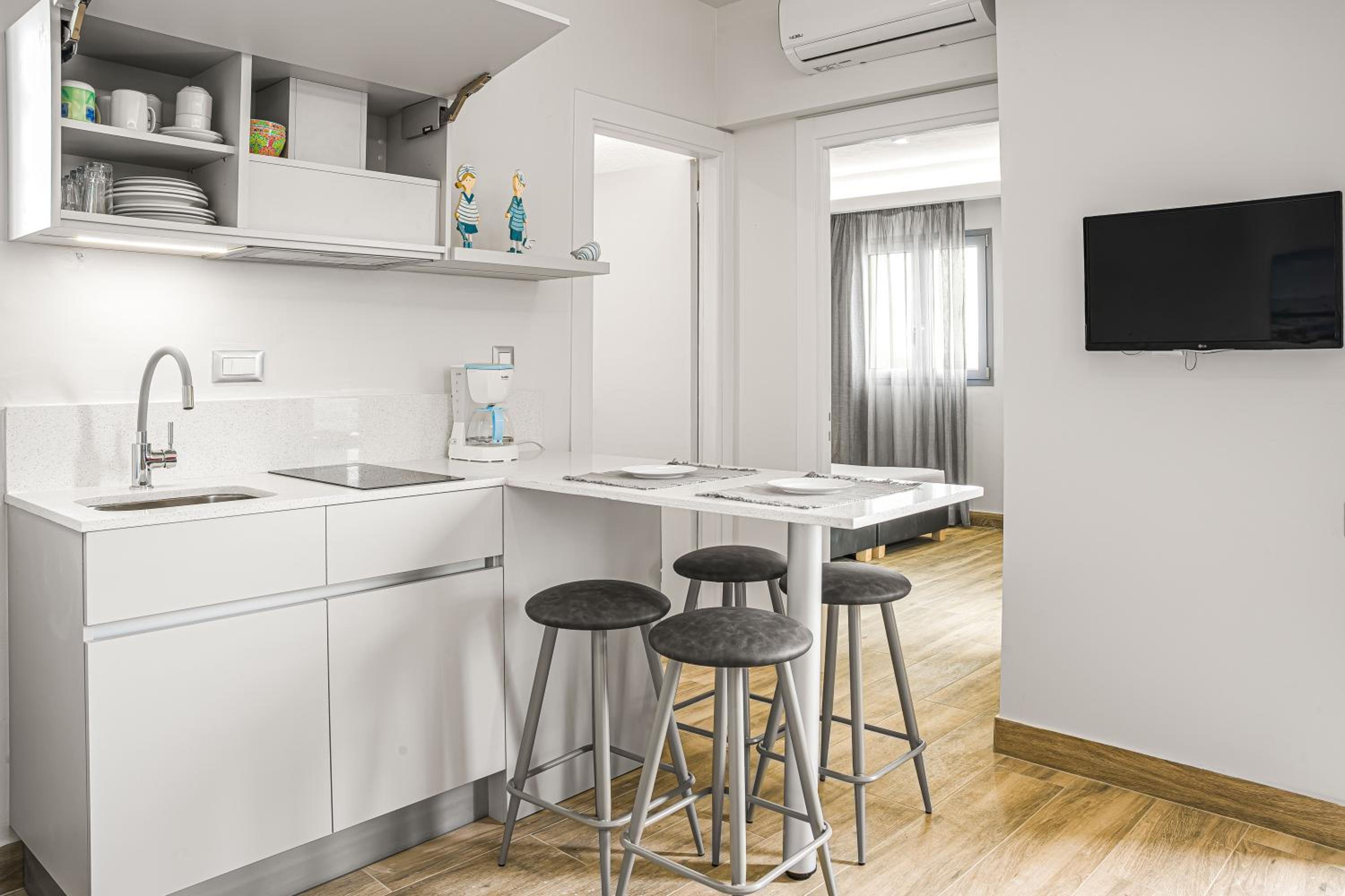 Apartment (4 Adults) - Photo 16