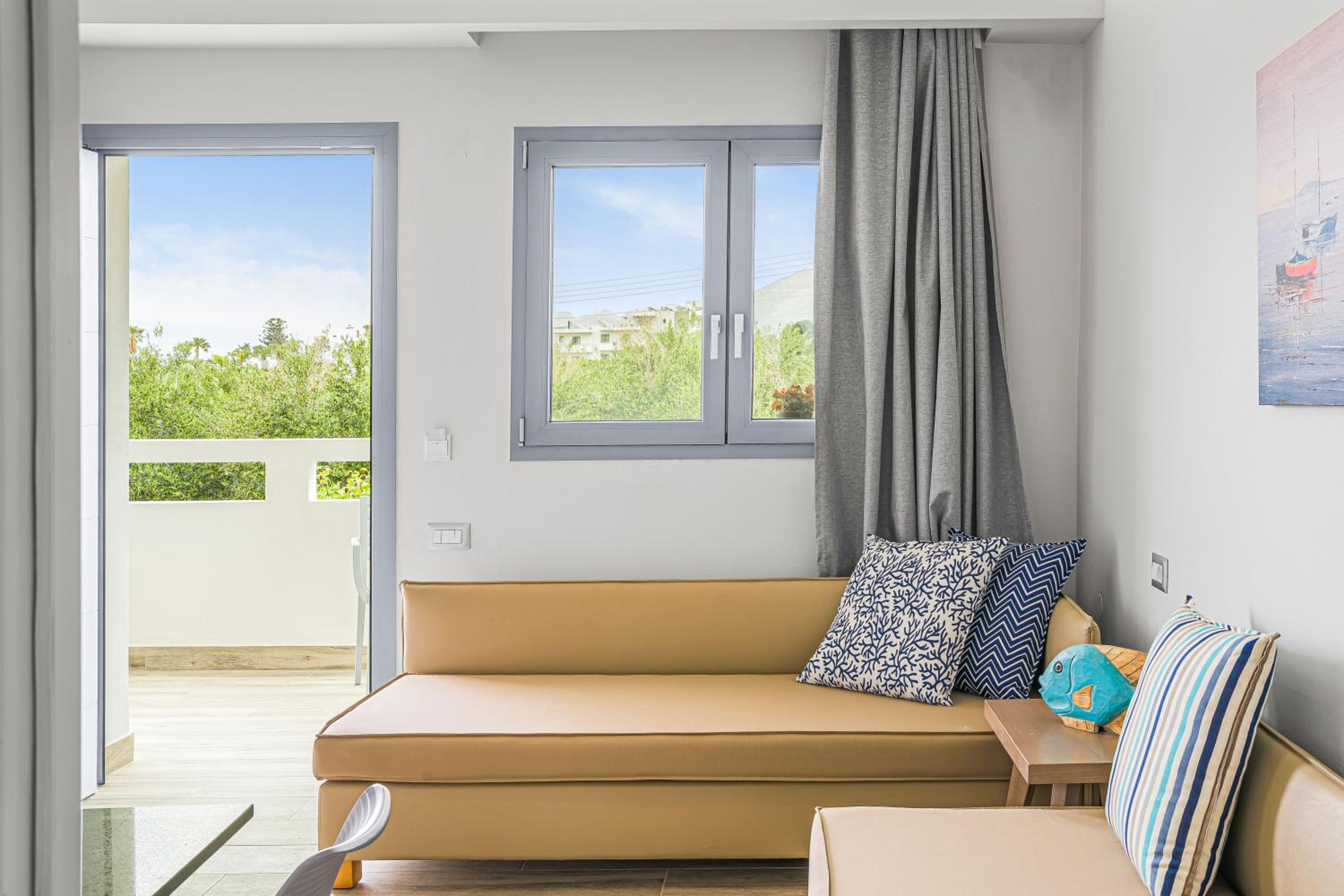 Apartment (4 Adults) - Photo 2