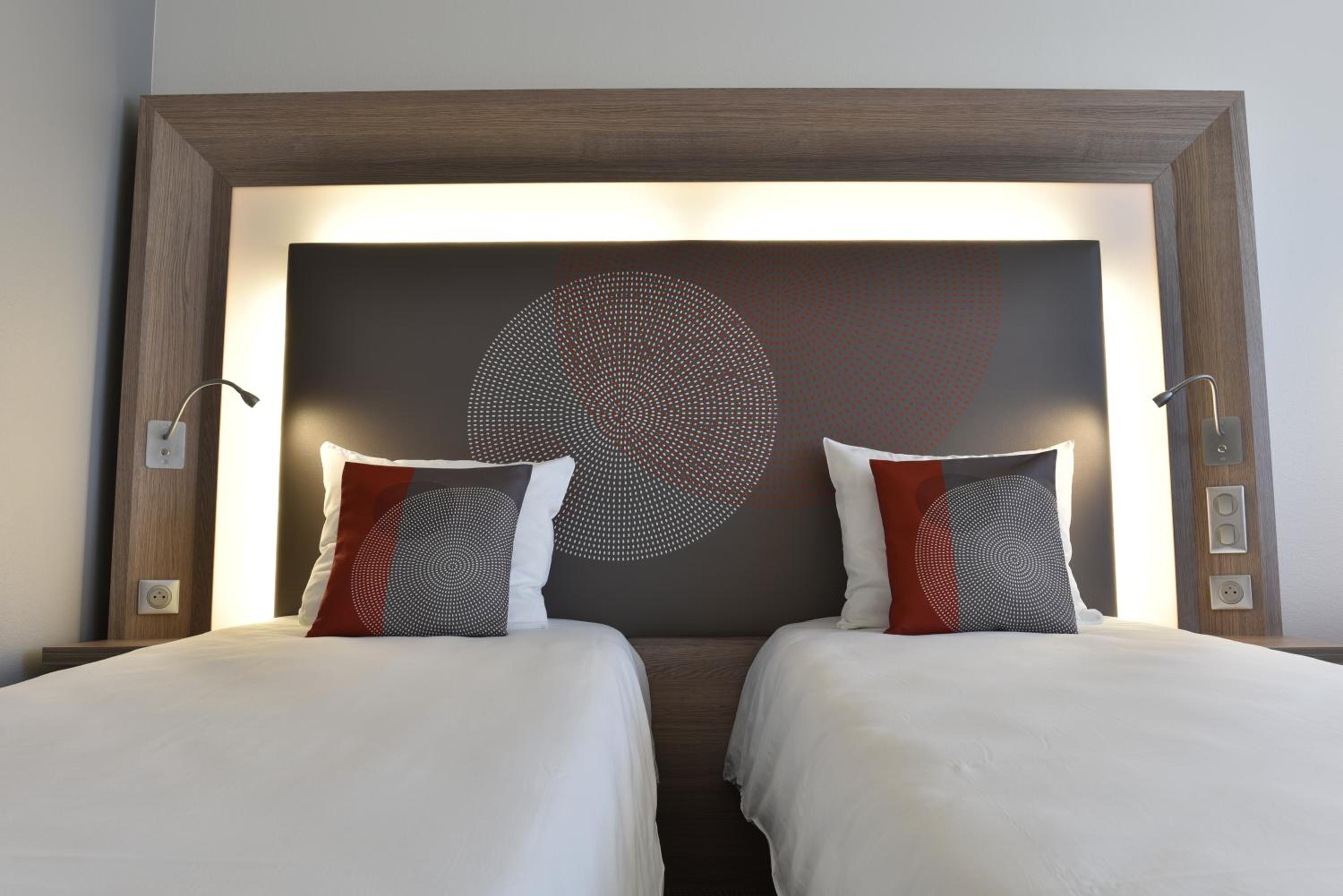 Superior Room with 2 Twin Beds - Photo 5