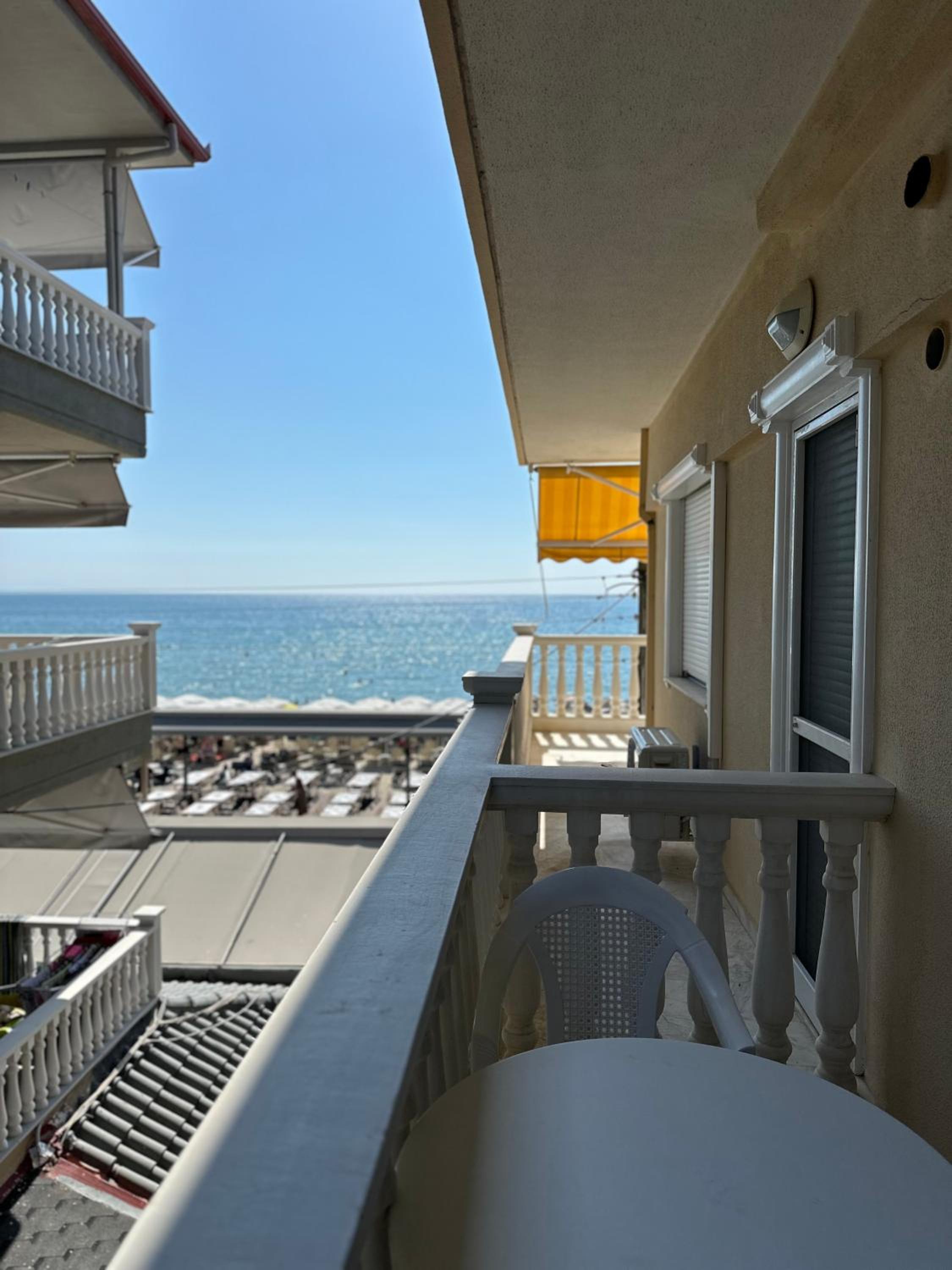 Studio with Balcony photo 2