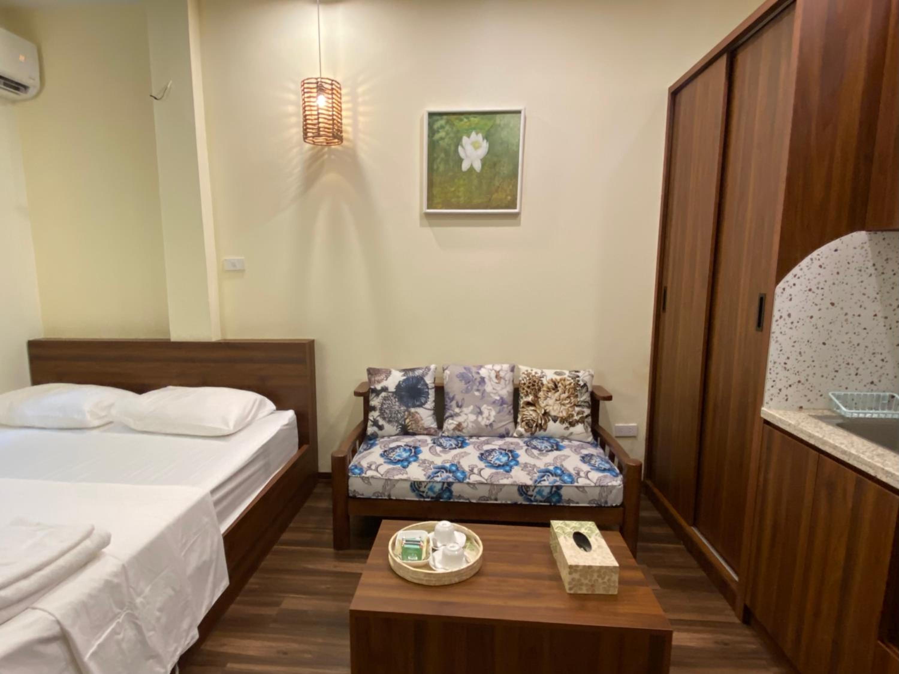 Studio Apartment with One Double Bed