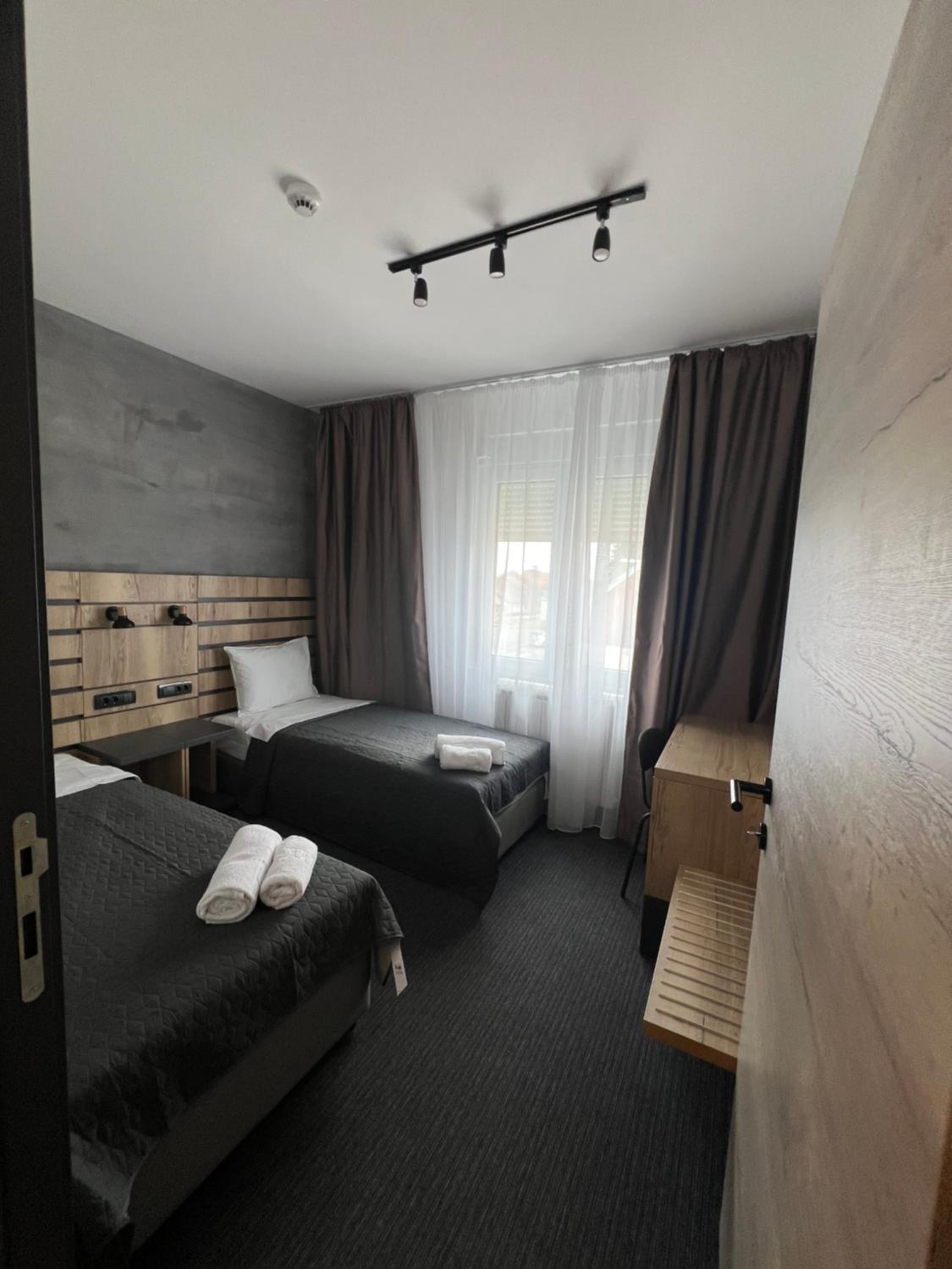 Standard Double Suite photo 3