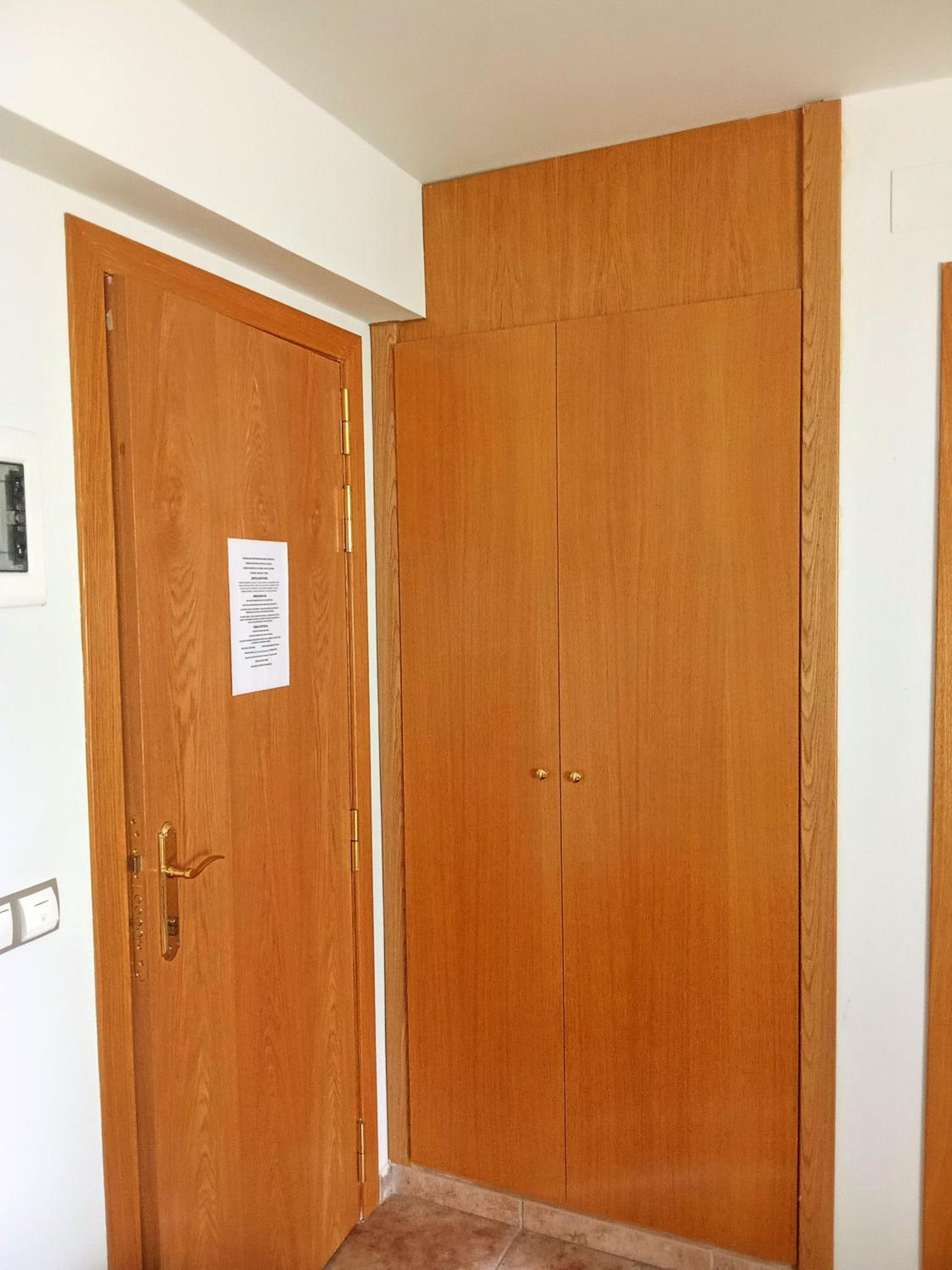 Twin Room - Photo 2