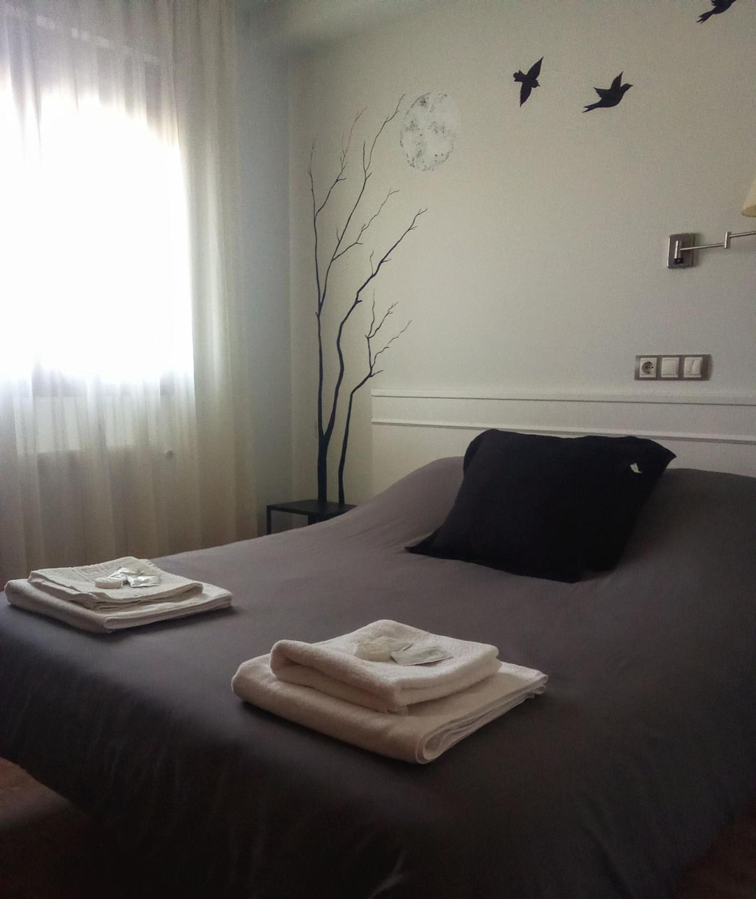 Deluxe Queen Room - Photo 3