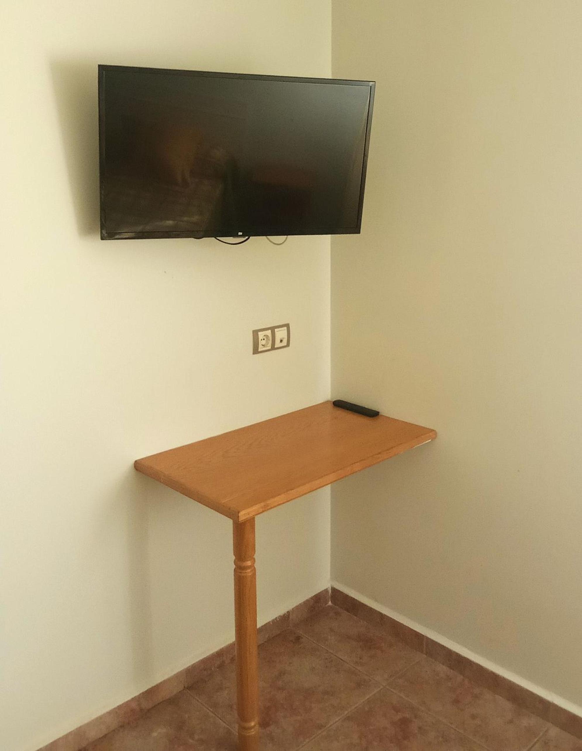Twin Room - Photo 5